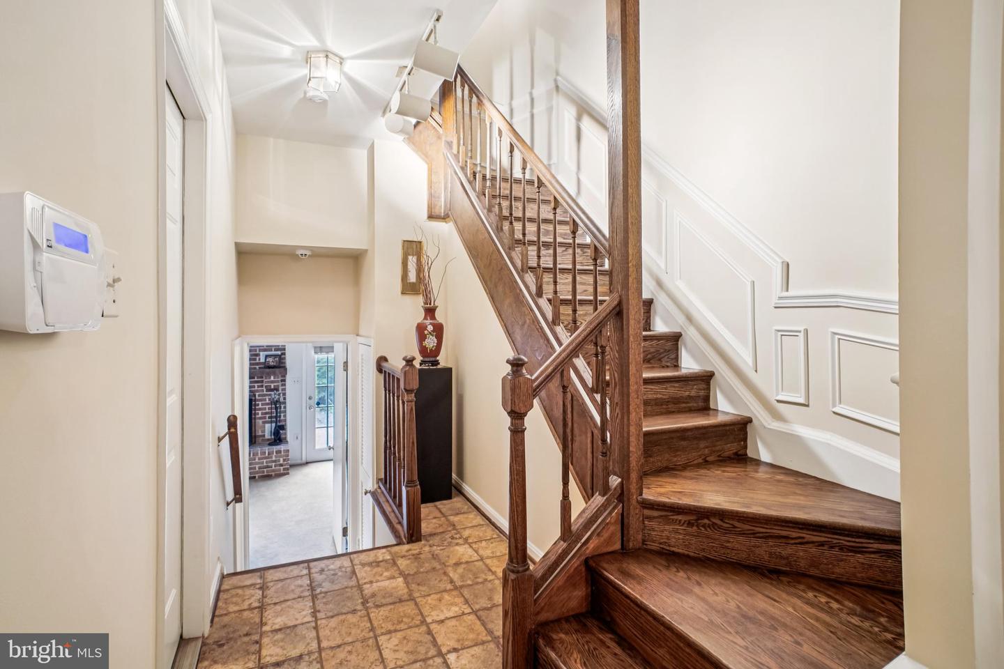 5936 MUNSON CT, FALLS CHURCH, Virginia 22041, 3 Bedrooms Bedrooms, ,3 BathroomsBathrooms,Residential,For sale,5936 MUNSON CT,VAFX2265252 MLS # VAFX2265252