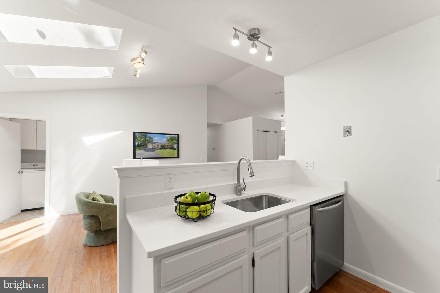 16 WORTHINGTON CT, STERLING, Virginia 20165, 3 Bedrooms Bedrooms, ,2 BathroomsBathrooms,Residential,For sale,16 WORTHINGTON CT,VALO2106302 MLS # VALO2106302 16 WORTHINGTON CT, STERLING, Virginia 20165, 3 Bedrooms Bedrooms, ,2 BathroomsBathrooms,Residential,For sale,16 WORTHINGTON CT,VALO2106302 MLS # VALO2106302