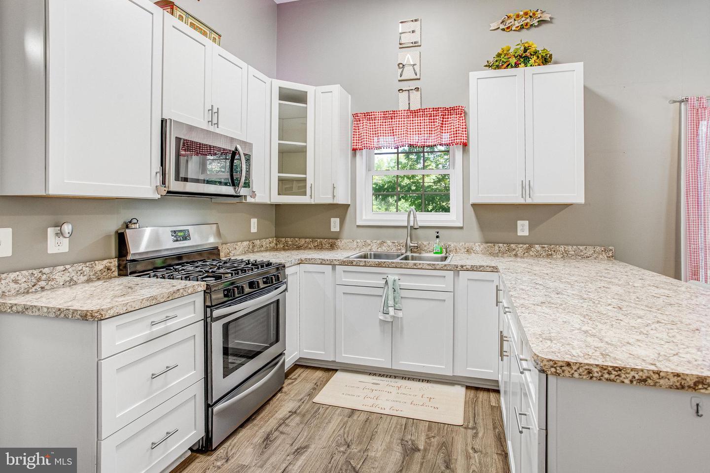 9300 MACKENZIE MEADOW CT, NOKESVILLE, Virginia 20181, 5 Bedrooms Bedrooms, ,5 BathroomsBathrooms,Residential,For sale,9300 MACKENZIE MEADOW CT,VAPW2103680 MLS # VAPW2103680