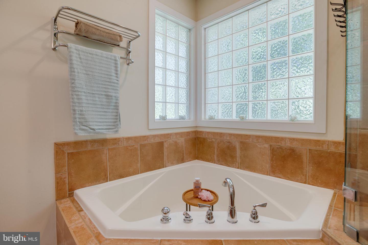 3446 SOUTHAMPTON DR, JEFFERSONTON, Virginia 22724, 5 Bedrooms Bedrooms, ,3 BathroomsBathrooms,Residential,For sale,3446 SOUTHAMPTON DR,VACU2011524 MLS # VACU2011524