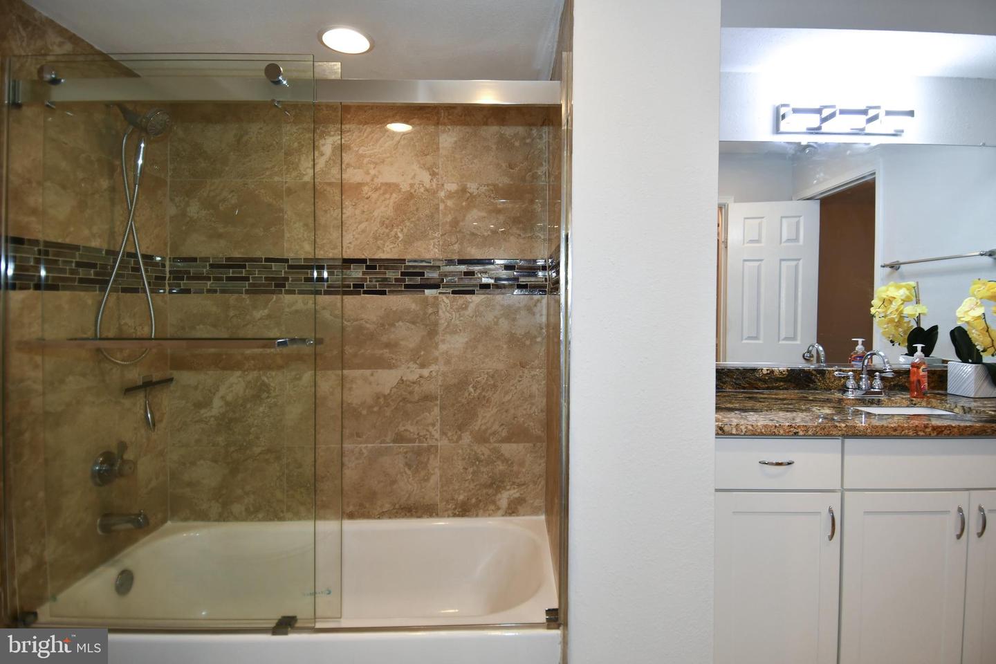 3315 WYNDHAM CIR #1223, ALEXANDRIA, Virginia 22302, 1 Bedroom Bedrooms, ,1 BathroomBathrooms,Residential,For sale,3315 WYNDHAM CIR #1223,VAAX2049492 MLS # VAAX2049492 3315 WYNDHAM CIR #1223, ALEXANDRIA, Virginia 22302, 1 Bedroom Bedrooms, ,1 BathroomBathrooms,Residential,For sale,3315 WYNDHAM CIR #1223,VAAX2049492 MLS # VAAX2049492