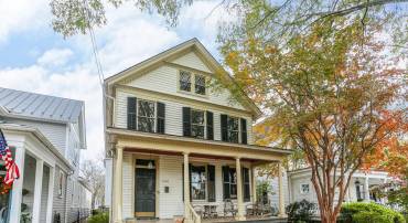 1403 WASHINGTON AVE, FREDERICKSBURG, Virginia 22401, 3 Bedrooms Bedrooms, ,2 BathroomsBathrooms,Residential,For sale,1403 WASHINGTON AVE,VAFB2007234 MLS # VAFB2007234
