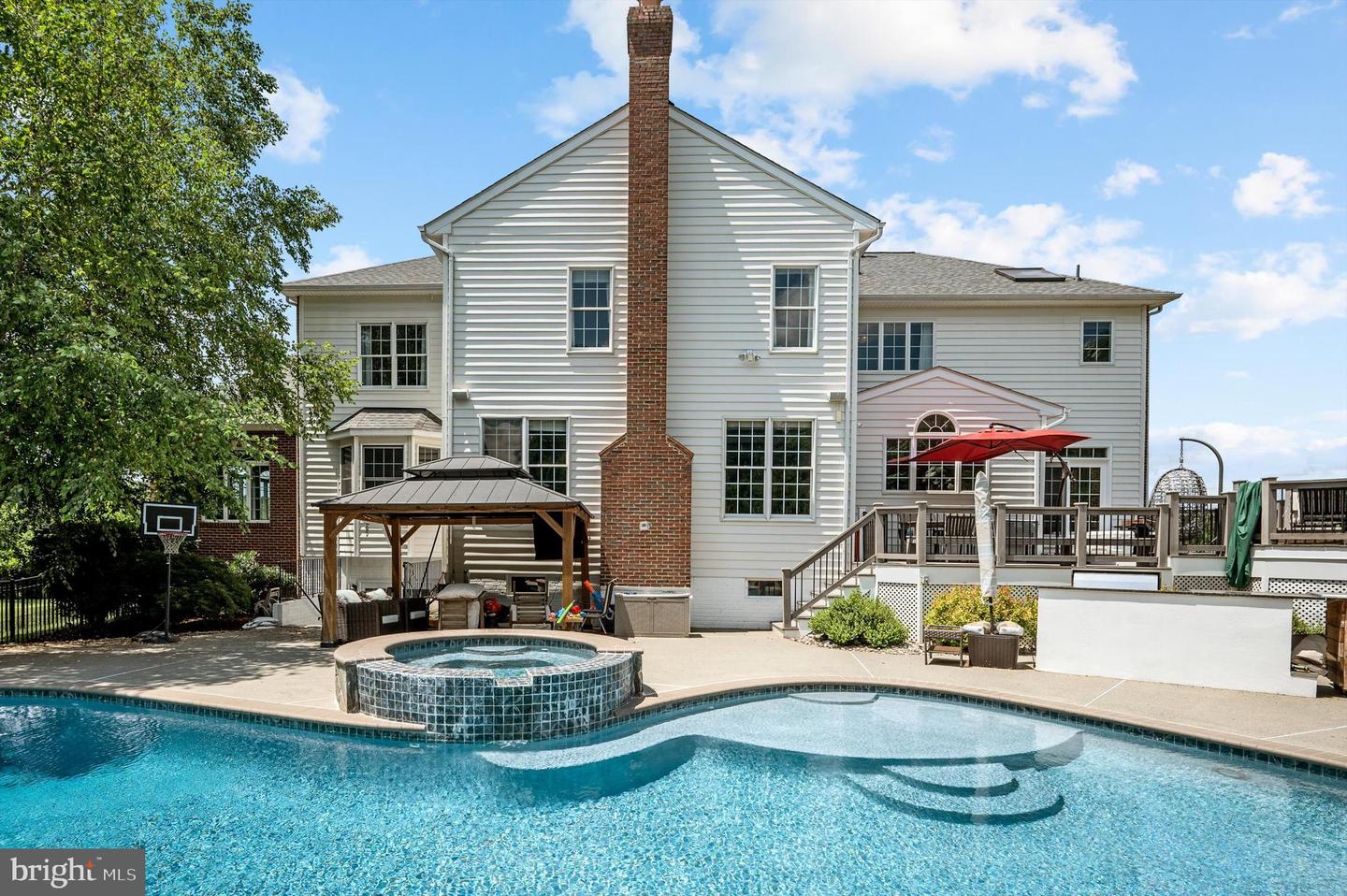 18132 SHENSTONE RUN CT, LEESBURG, Virginia 20175, 4 Bedrooms Bedrooms, ,5 BathroomsBathrooms,Residential,For sale,18132 SHENSTONE RUN CT,VALO2100322 MLS # VALO2100322