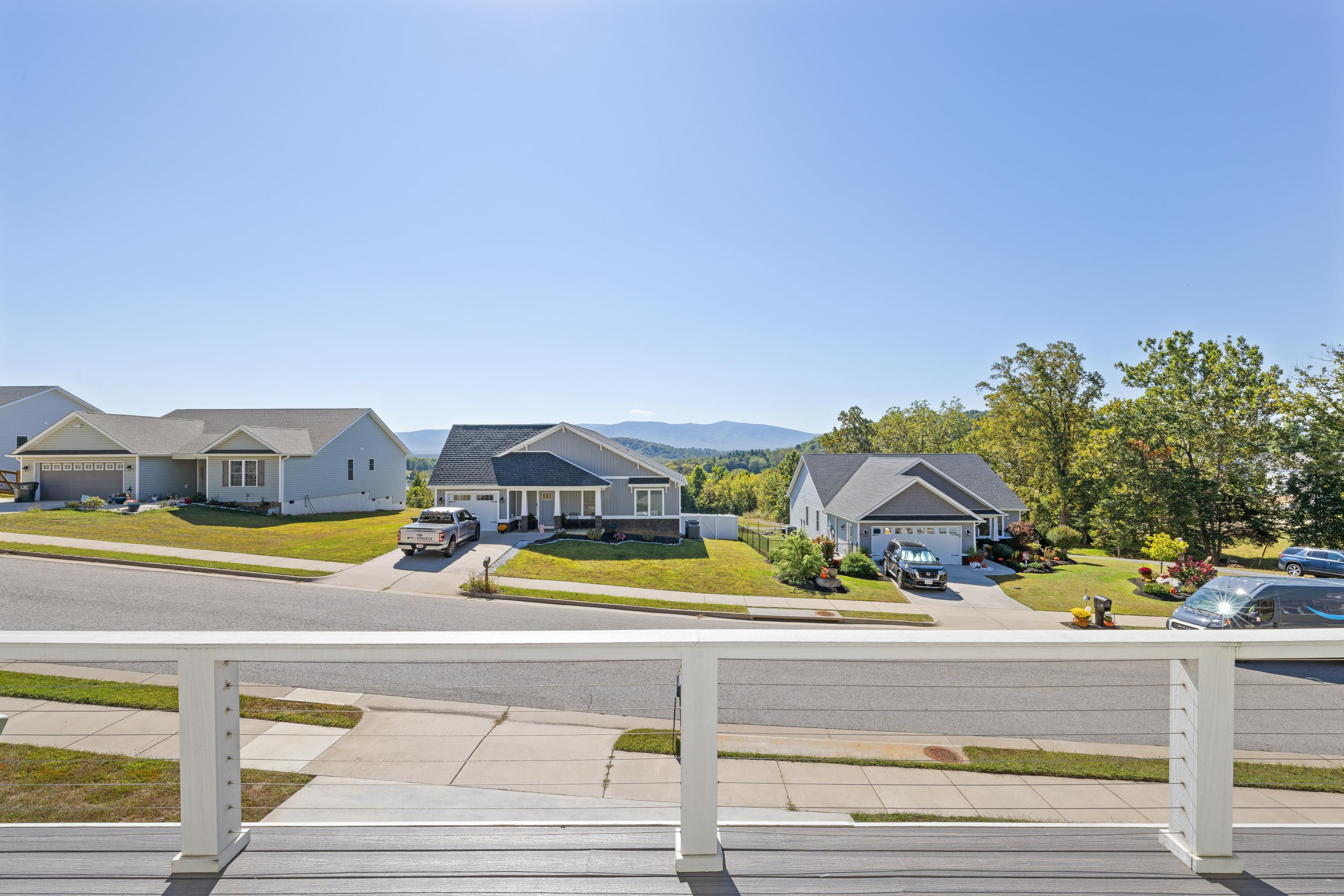 43 MCILWEE LN, STAUNTON, Virginia 24401, 4 Bedrooms Bedrooms, ,3 BathroomsBathrooms,Residential,43 MCILWEE LN,669245 MLS # 669245