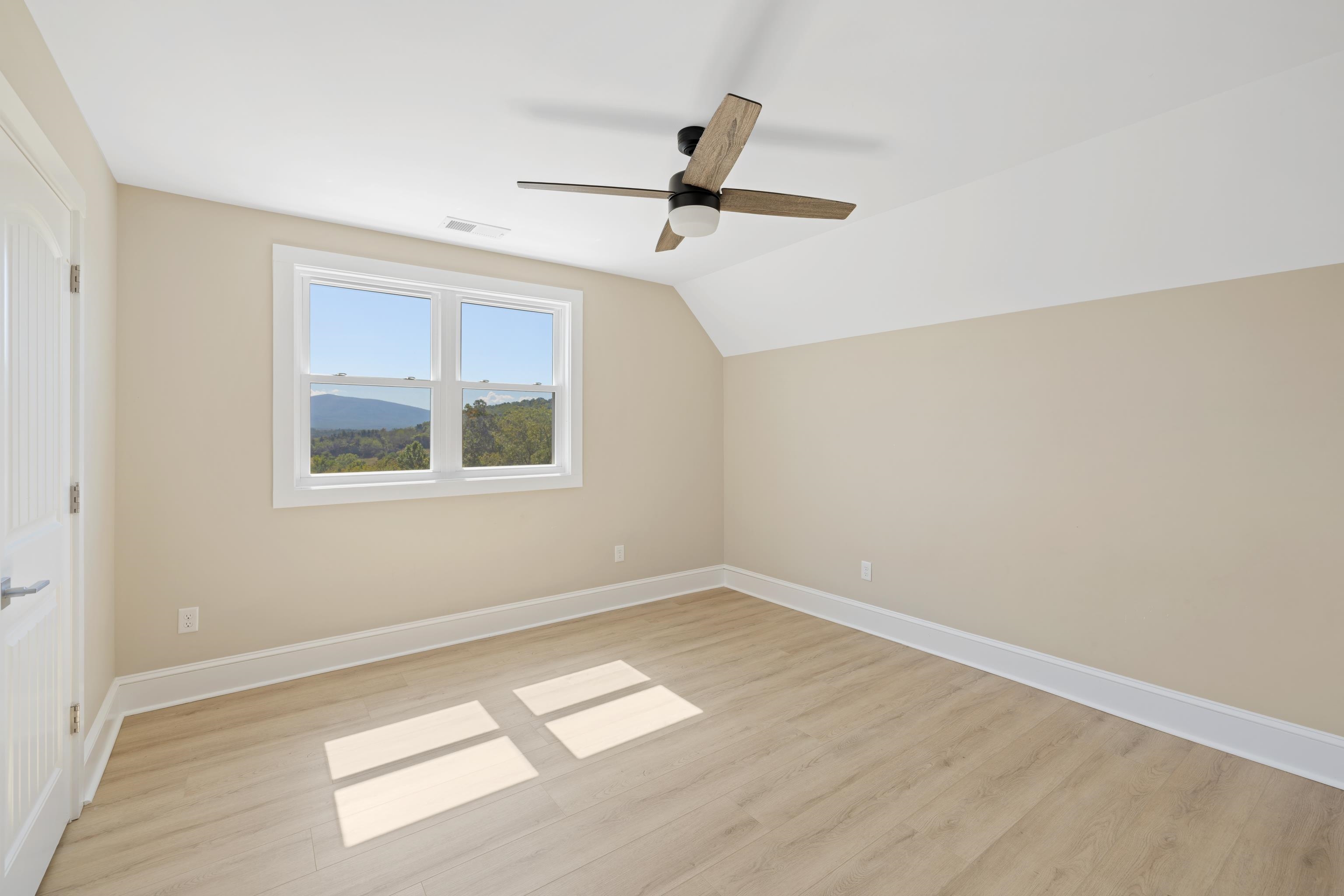 43 MCILWEE LN, STAUNTON, Virginia 24401, 4 Bedrooms Bedrooms, ,3 BathroomsBathrooms,Residential,43 MCILWEE LN,669245 MLS # 669245