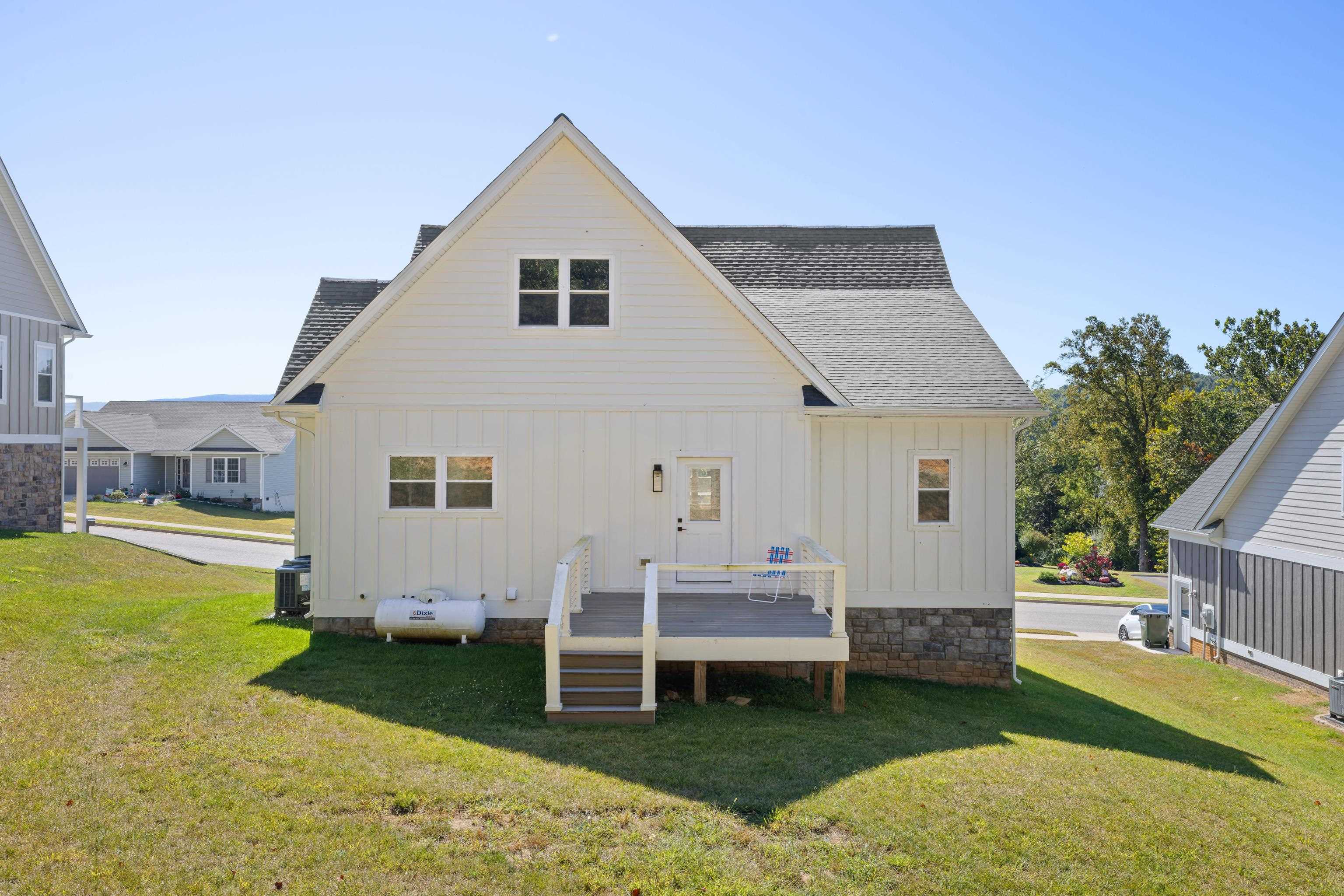 43 MCILWEE LN, STAUNTON, Virginia 24401, 4 Bedrooms Bedrooms, ,3 BathroomsBathrooms,Residential,43 MCILWEE LN,669245 MLS # 669245