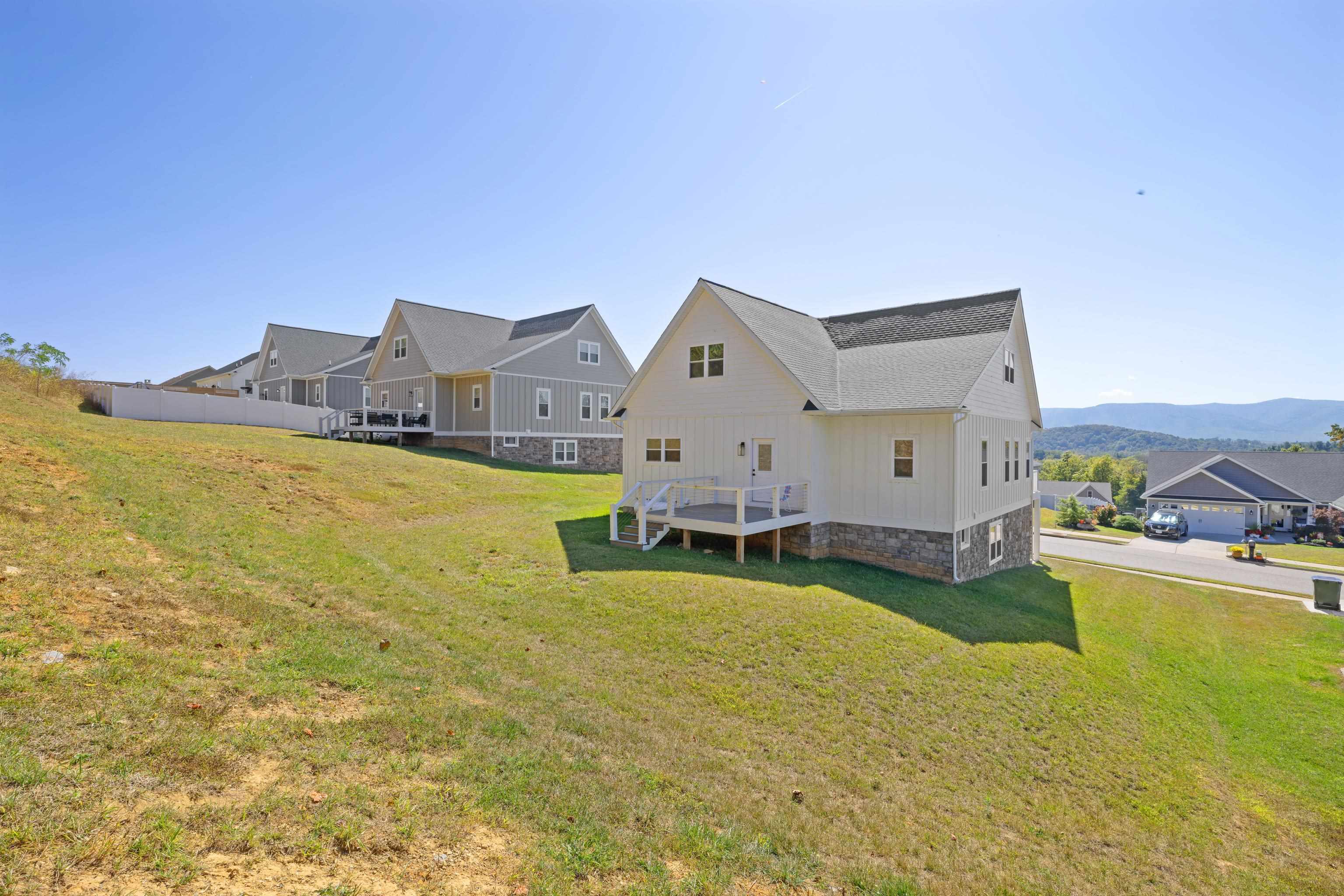 43 MCILWEE LN, STAUNTON, Virginia 24401, 4 Bedrooms Bedrooms, ,3 BathroomsBathrooms,Residential,43 MCILWEE LN,669245 MLS # 669245