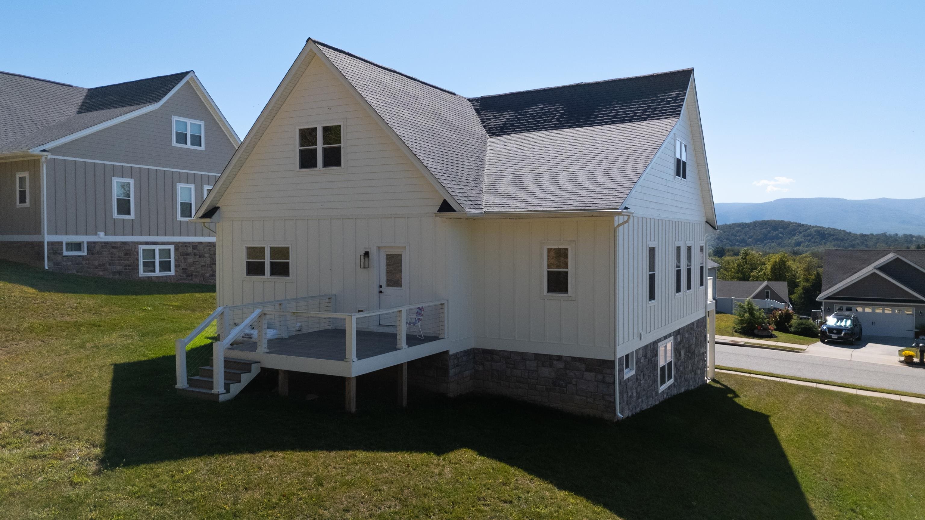 43 MCILWEE LN, STAUNTON, Virginia 24401, 4 Bedrooms Bedrooms, ,3 BathroomsBathrooms,Residential,43 MCILWEE LN,669245 MLS # 669245