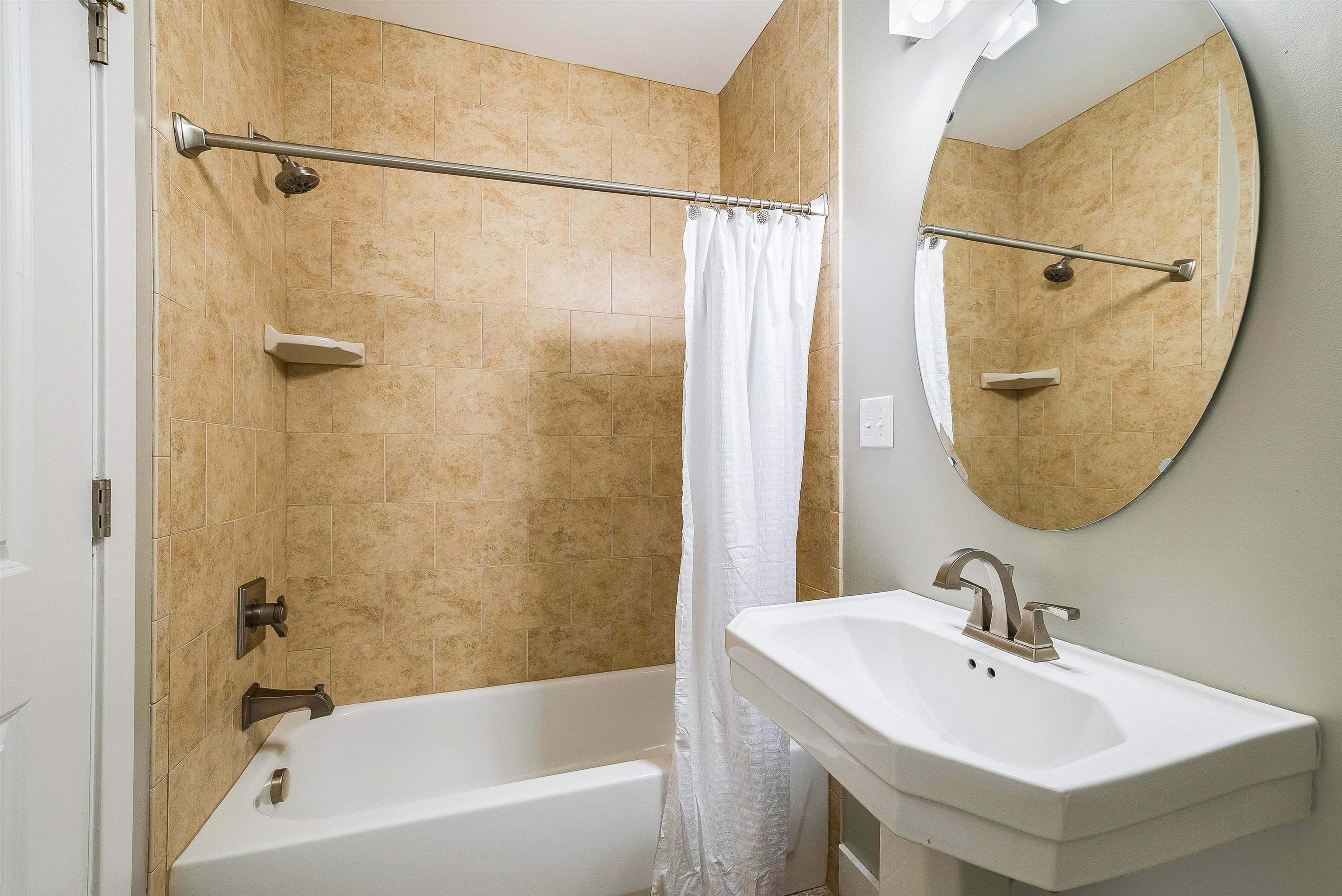 101 W VILLAGE DR, STAUNTON, Virginia 24401, 2 Bedrooms Bedrooms, ,2 BathroomsBathrooms,Residential,101 W VILLAGE DR,669246 MLS # 669246