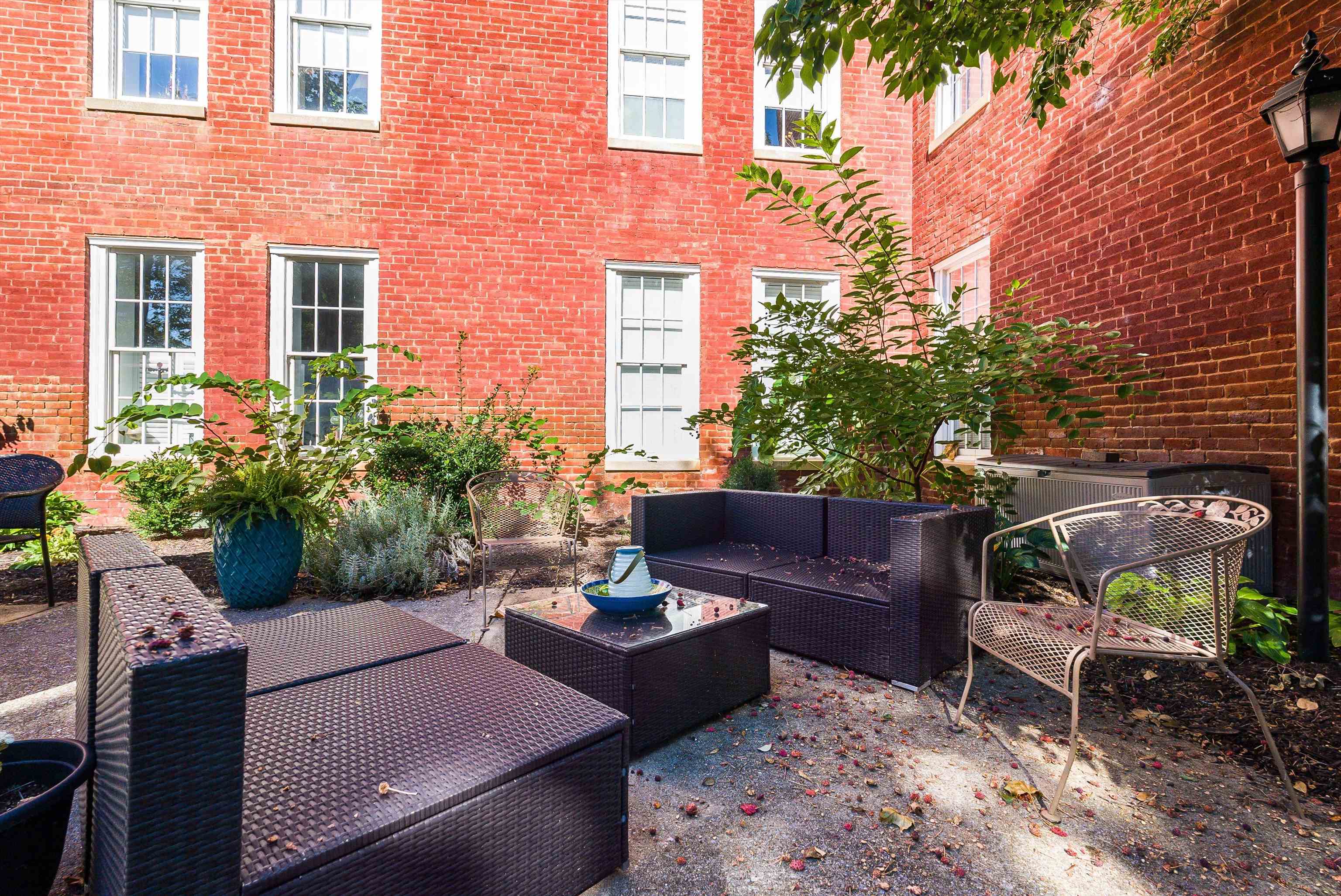 101 W VILLAGE DR, STAUNTON, Virginia 24401, 2 Bedrooms Bedrooms, ,2 BathroomsBathrooms,Residential,101 W VILLAGE DR,669246 MLS # 669246