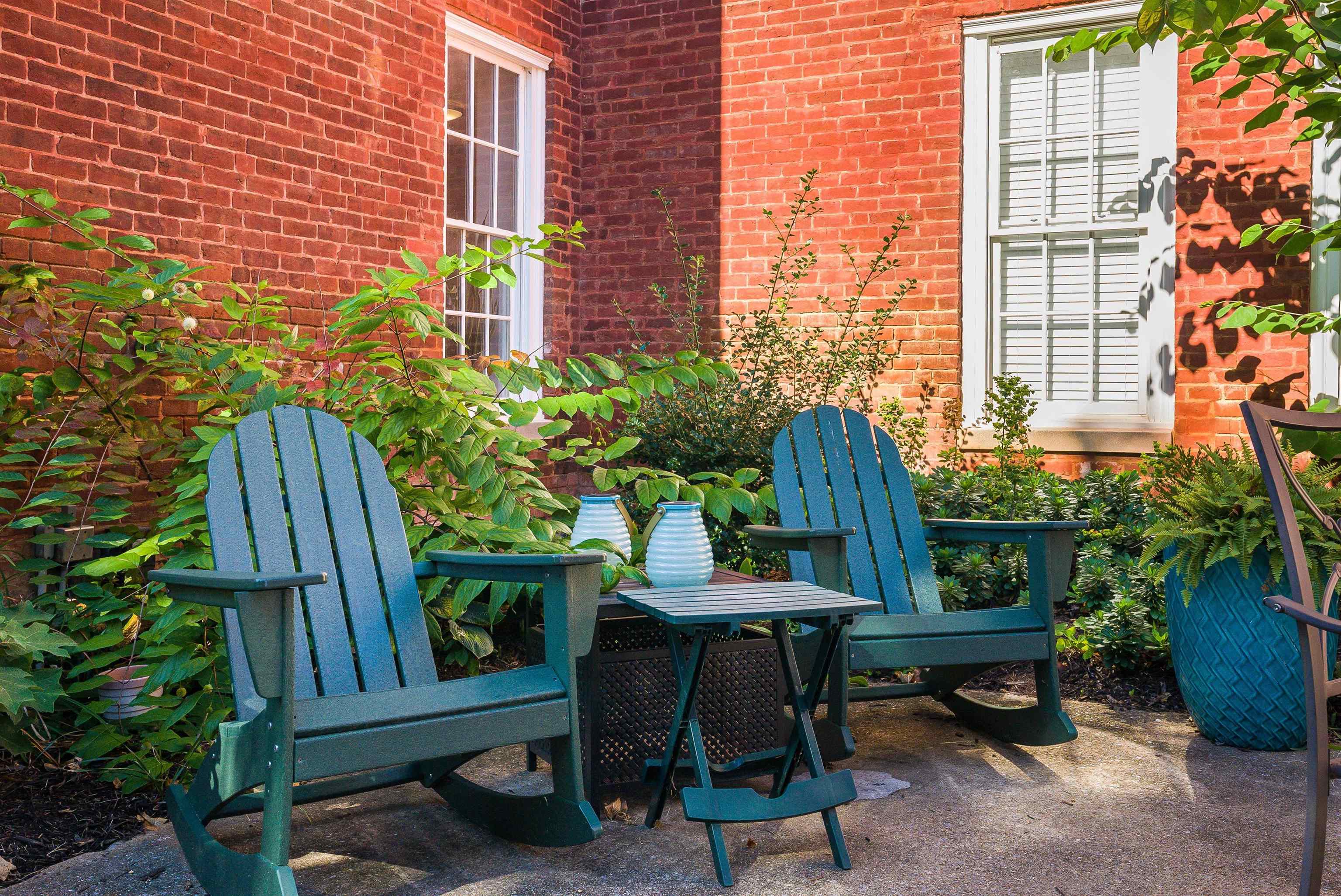 101 W VILLAGE DR, STAUNTON, Virginia 24401, 2 Bedrooms Bedrooms, ,2 BathroomsBathrooms,Residential,101 W VILLAGE DR,669246 MLS # 669246