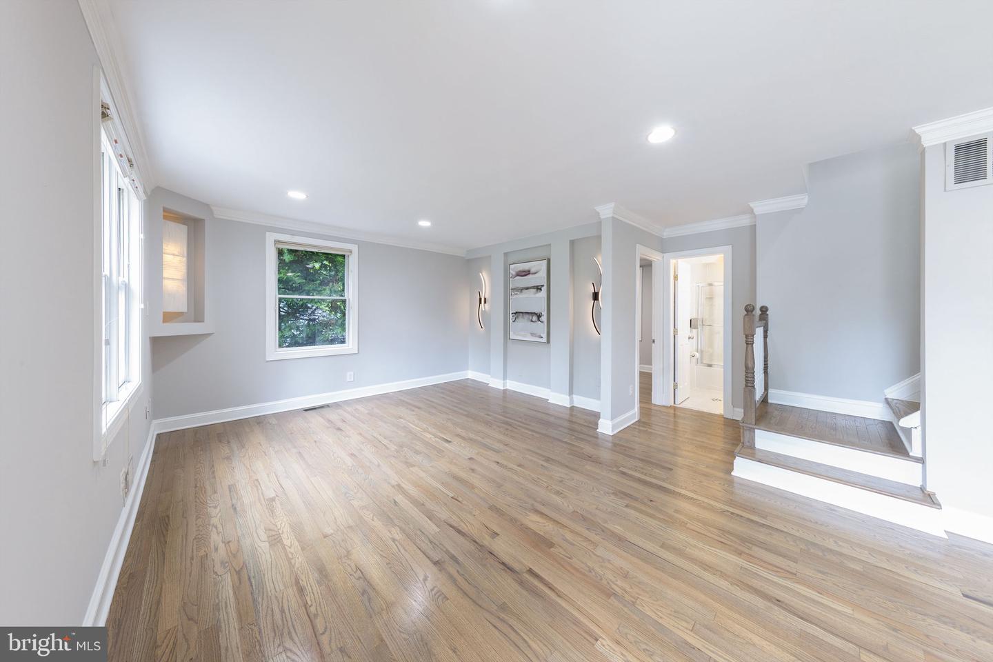 4009 ESTABROOK DR, ANNANDALE, Virginia 22003, 5 Bedrooms Bedrooms, ,4 BathroomsBathrooms,Residential,For sale,4009 ESTABROOK DR,VAFX2263114 MLS # VAFX2263114