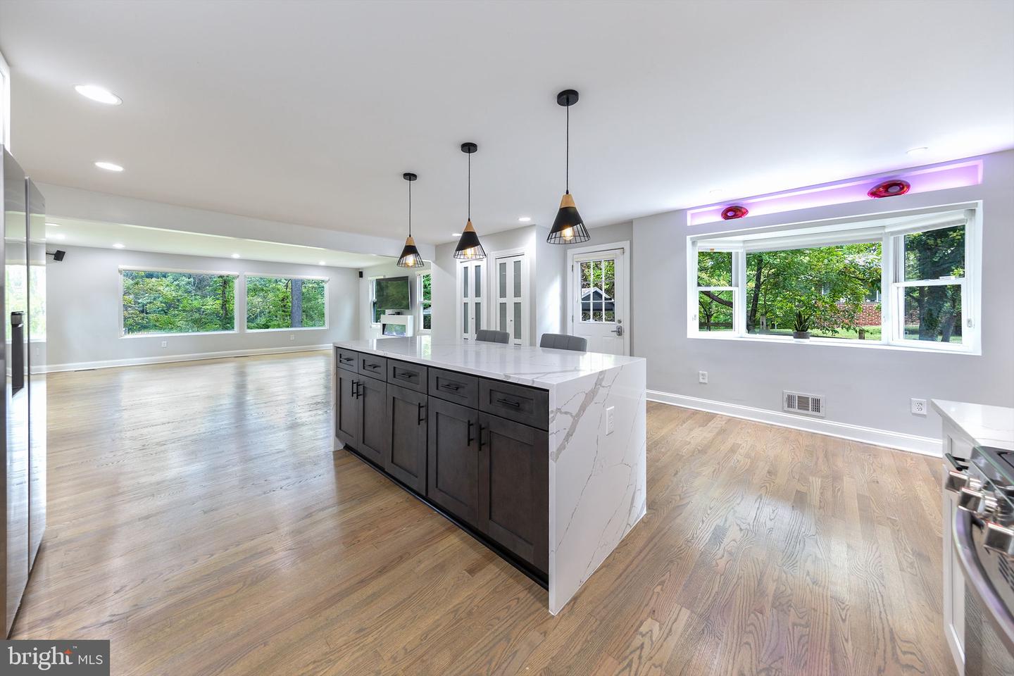 4009 ESTABROOK DR, ANNANDALE, Virginia 22003, 5 Bedrooms Bedrooms, ,4 BathroomsBathrooms,Residential,For sale,4009 ESTABROOK DR,VAFX2263114 MLS # VAFX2263114