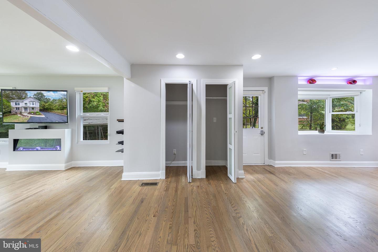 4009 ESTABROOK DR, ANNANDALE, Virginia 22003, 5 Bedrooms Bedrooms, ,4 BathroomsBathrooms,Residential,For sale,4009 ESTABROOK DR,VAFX2263114 MLS # VAFX2263114