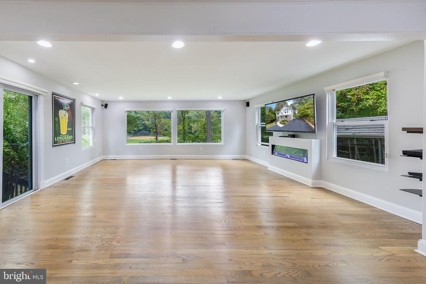 4009 ESTABROOK DR, ANNANDALE, Virginia 22003, 5 Bedrooms Bedrooms, ,4 BathroomsBathrooms,Residential,For sale,4009 ESTABROOK DR,VAFX2263114 MLS # VAFX2263114