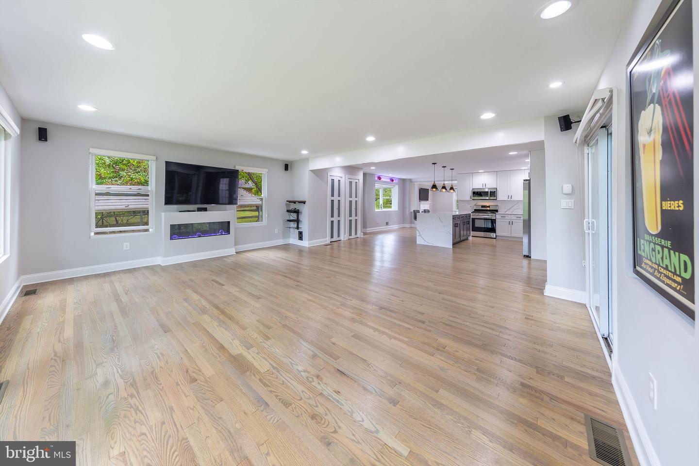 4009 ESTABROOK DR, ANNANDALE, Virginia 22003, 5 Bedrooms Bedrooms, ,4 BathroomsBathrooms,Residential,For sale,4009 ESTABROOK DR,VAFX2263114 MLS # VAFX2263114