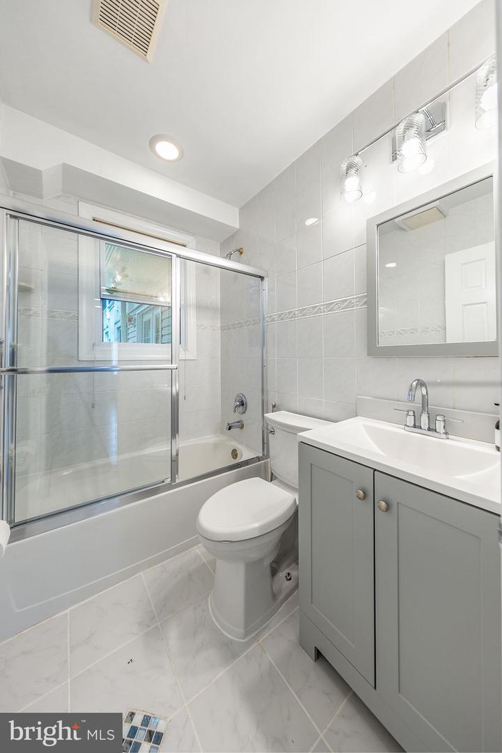 4009 ESTABROOK DR, ANNANDALE, Virginia 22003, 5 Bedrooms Bedrooms, ,4 BathroomsBathrooms,Residential,For sale,4009 ESTABROOK DR,VAFX2263114 MLS # VAFX2263114