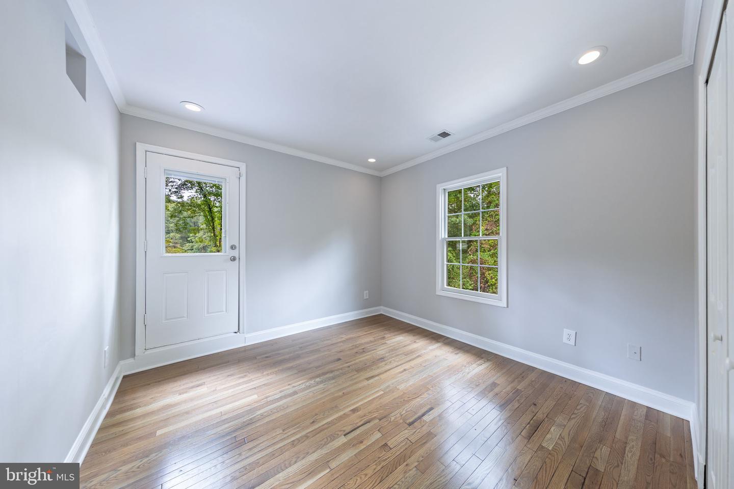 4009 ESTABROOK DR, ANNANDALE, Virginia 22003, 5 Bedrooms Bedrooms, ,4 BathroomsBathrooms,Residential,For sale,4009 ESTABROOK DR,VAFX2263114 MLS # VAFX2263114