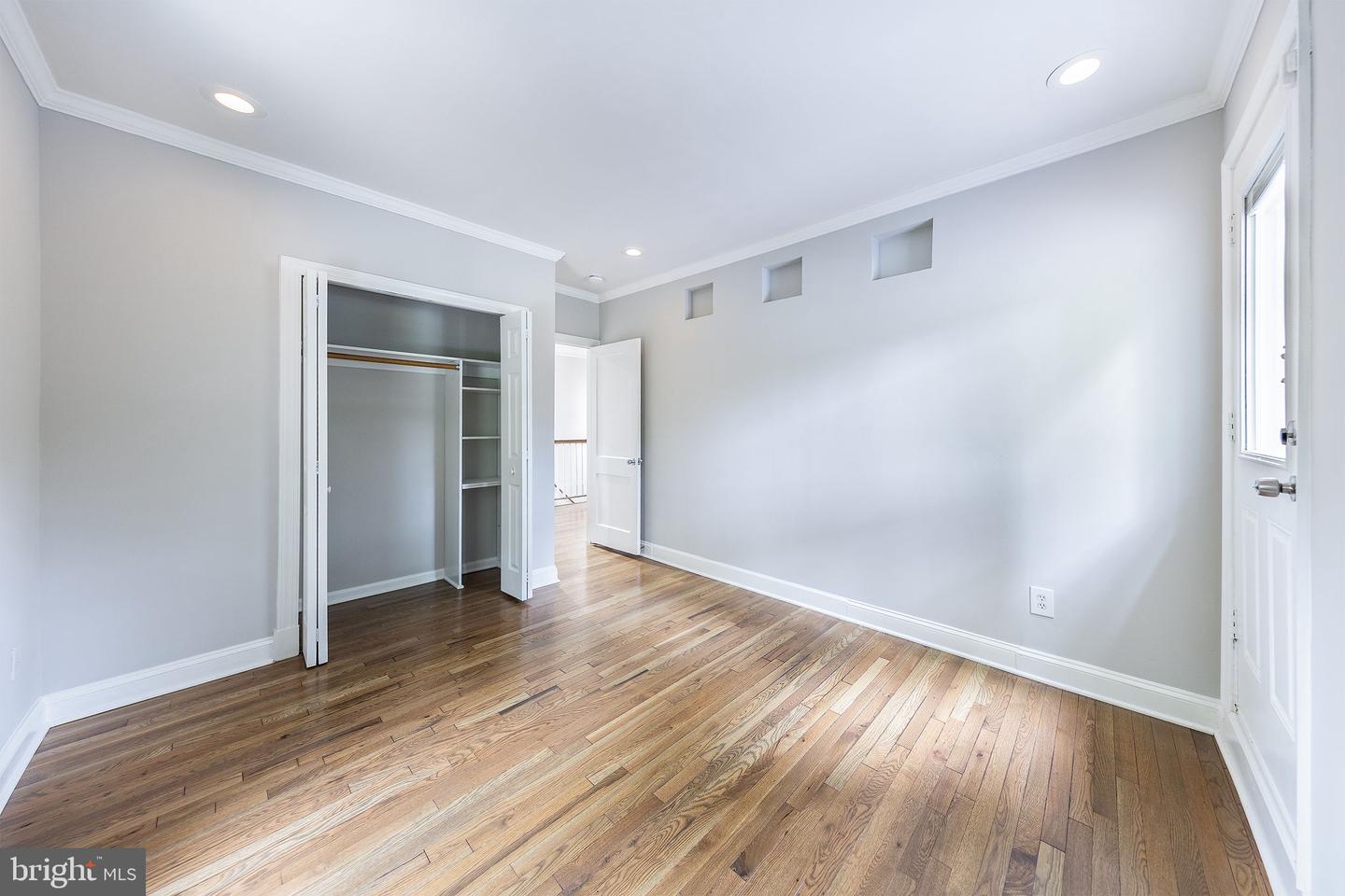 4009 ESTABROOK DR, ANNANDALE, Virginia 22003, 5 Bedrooms Bedrooms, ,4 BathroomsBathrooms,Residential,For sale,4009 ESTABROOK DR,VAFX2263114 MLS # VAFX2263114