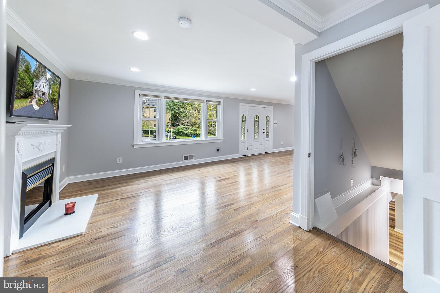 4009 ESTABROOK DR, ANNANDALE, Virginia 22003, 5 Bedrooms Bedrooms, ,4 BathroomsBathrooms,Residential,For sale,4009 ESTABROOK DR,VAFX2263114 MLS # VAFX2263114