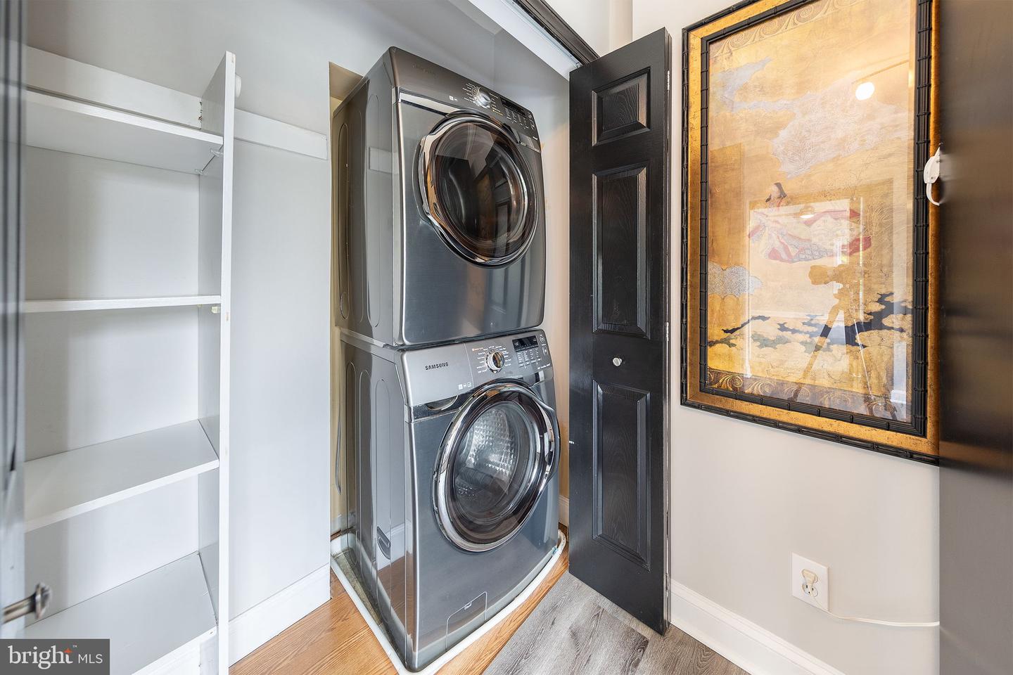 4009 ESTABROOK DR, ANNANDALE, Virginia 22003, 5 Bedrooms Bedrooms, ,4 BathroomsBathrooms,Residential,For sale,4009 ESTABROOK DR,VAFX2263114 MLS # VAFX2263114