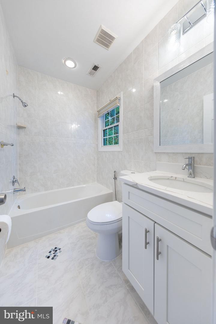 4009 ESTABROOK DR, ANNANDALE, Virginia 22003, 5 Bedrooms Bedrooms, ,4 BathroomsBathrooms,Residential,For sale,4009 ESTABROOK DR,VAFX2263114 MLS # VAFX2263114