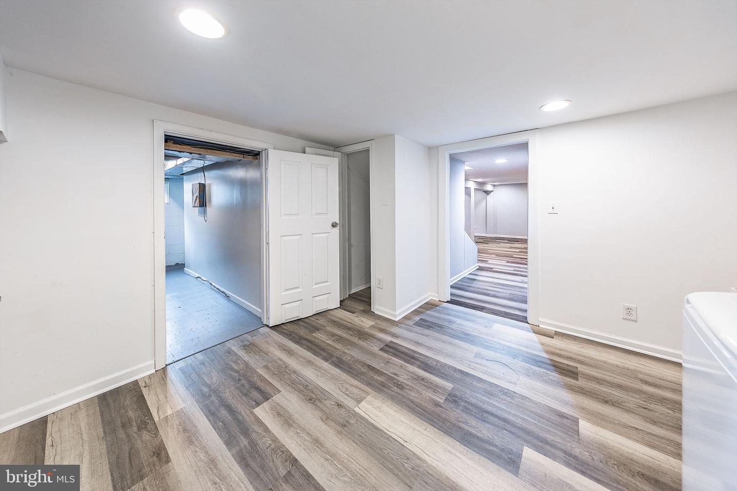 4009 ESTABROOK DR, ANNANDALE, Virginia 22003, 5 Bedrooms Bedrooms, ,4 BathroomsBathrooms,Residential,For sale,4009 ESTABROOK DR,VAFX2263114 MLS # VAFX2263114