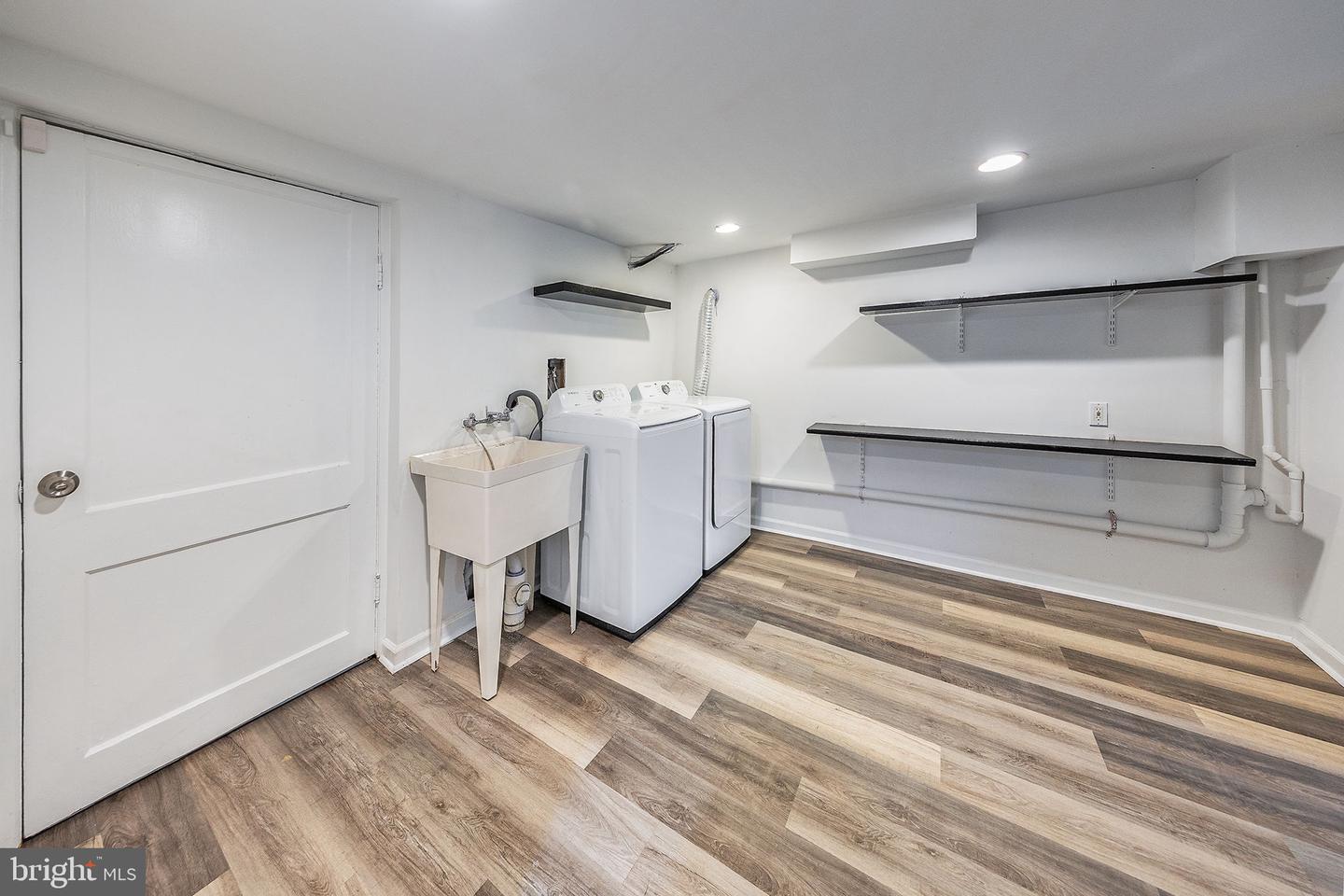 4009 ESTABROOK DR, ANNANDALE, Virginia 22003, 5 Bedrooms Bedrooms, ,4 BathroomsBathrooms,Residential,For sale,4009 ESTABROOK DR,VAFX2263114 MLS # VAFX2263114