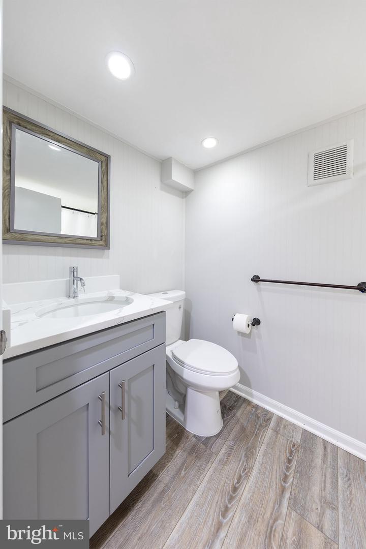 4009 ESTABROOK DR, ANNANDALE, Virginia 22003, 5 Bedrooms Bedrooms, ,4 BathroomsBathrooms,Residential,For sale,4009 ESTABROOK DR,VAFX2263114 MLS # VAFX2263114