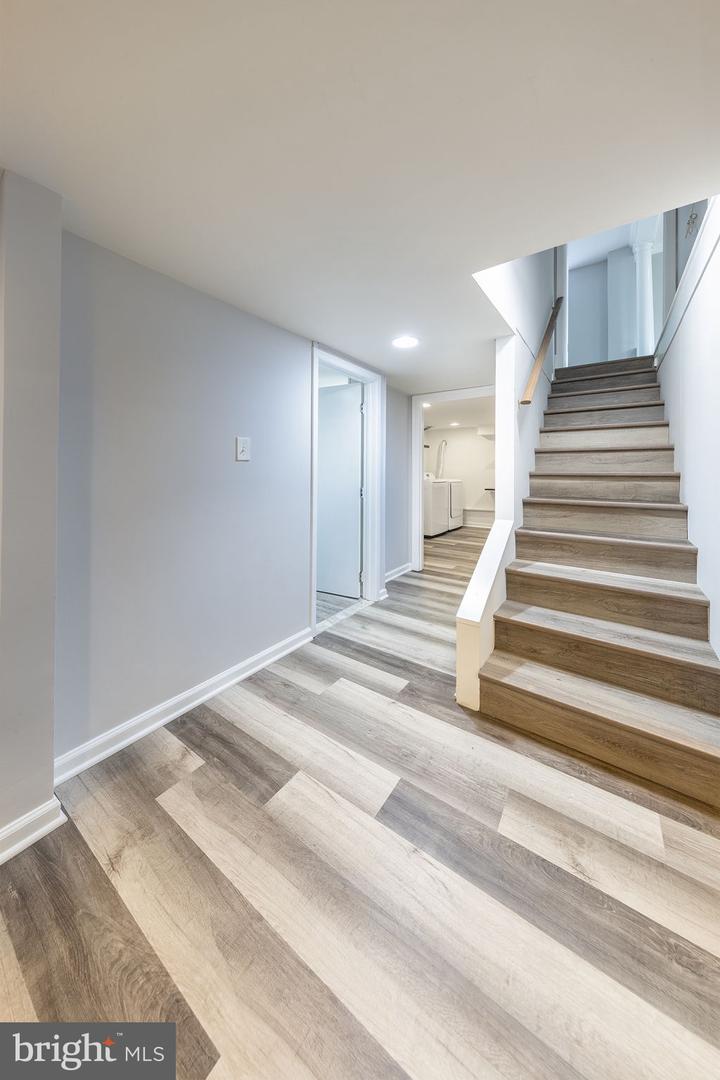 4009 ESTABROOK DR, ANNANDALE, Virginia 22003, 5 Bedrooms Bedrooms, ,4 BathroomsBathrooms,Residential,For sale,4009 ESTABROOK DR,VAFX2263114 MLS # VAFX2263114