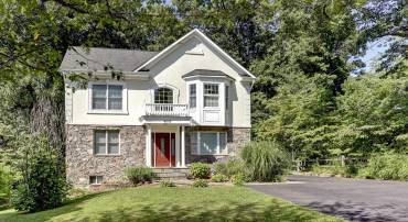 4009 ESTABROOK DR, ANNANDALE, Virginia 22003, 4 Bedrooms Bedrooms, ,4 BathroomsBathrooms,Residential,For sale,4009 ESTABROOK DR,VAFX2263114 MLS # VAFX2263114