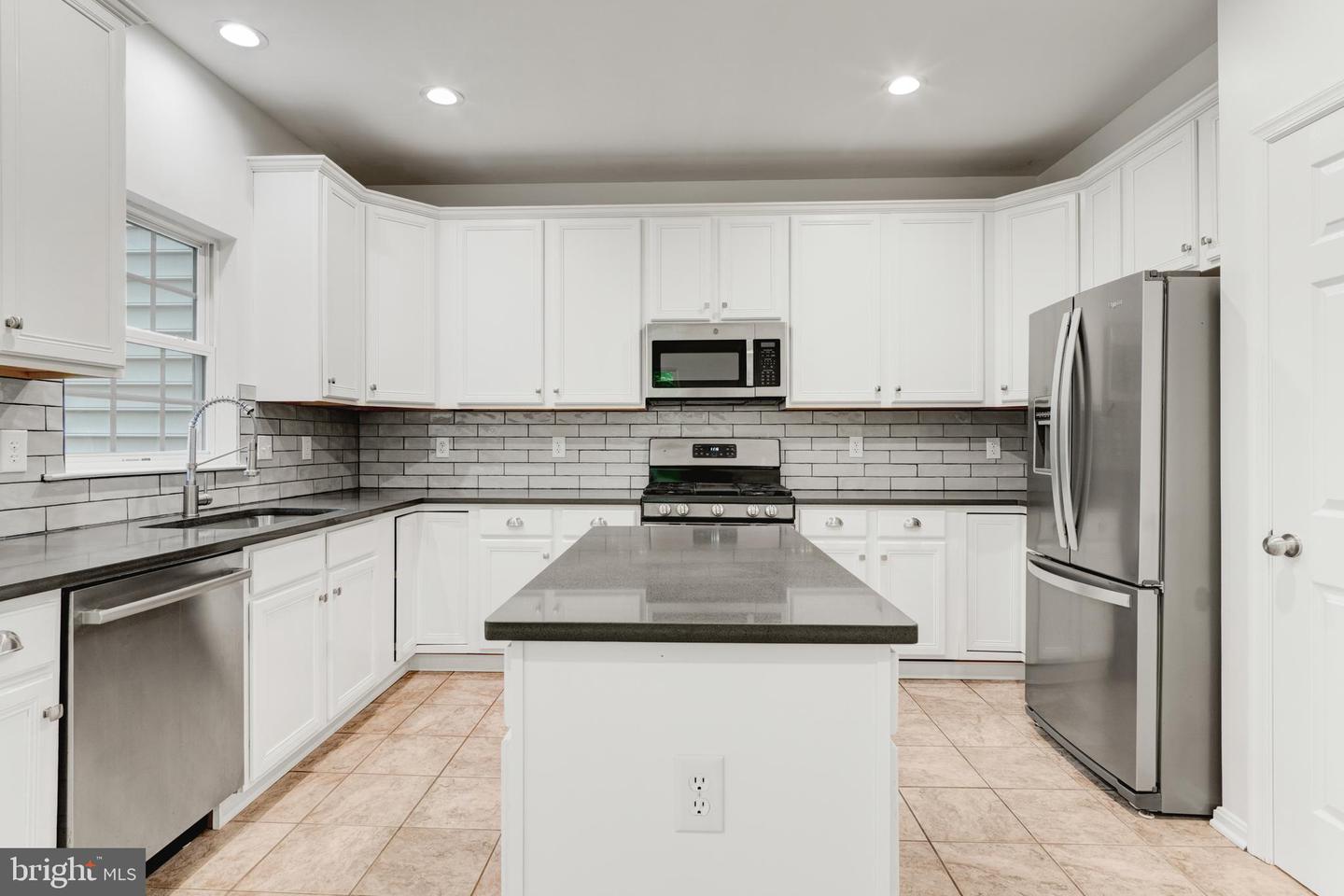 2606 OAK VALLEY DR, WOODBRIDGE, Virginia 22191, 4 Bedrooms Bedrooms, ,3 BathroomsBathrooms,Residential,For sale,2606 OAK VALLEY DR,VAPW2102620 MLS # VAPW2102620