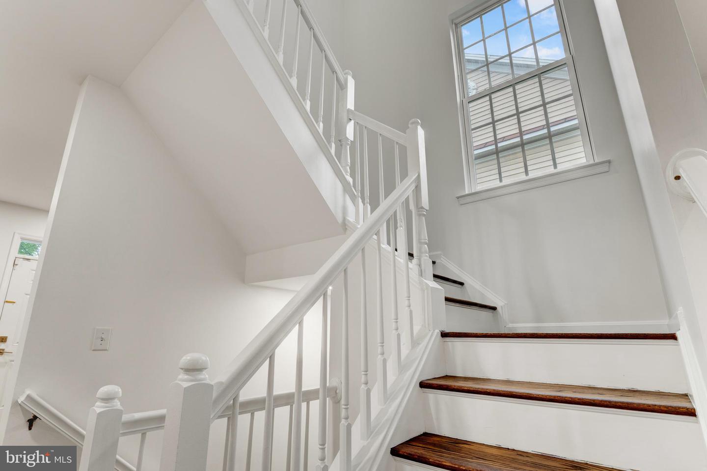 2606 OAK VALLEY DR, WOODBRIDGE, Virginia 22191, 4 Bedrooms Bedrooms, ,3 BathroomsBathrooms,Residential,For sale,2606 OAK VALLEY DR,VAPW2102620 MLS # VAPW2102620