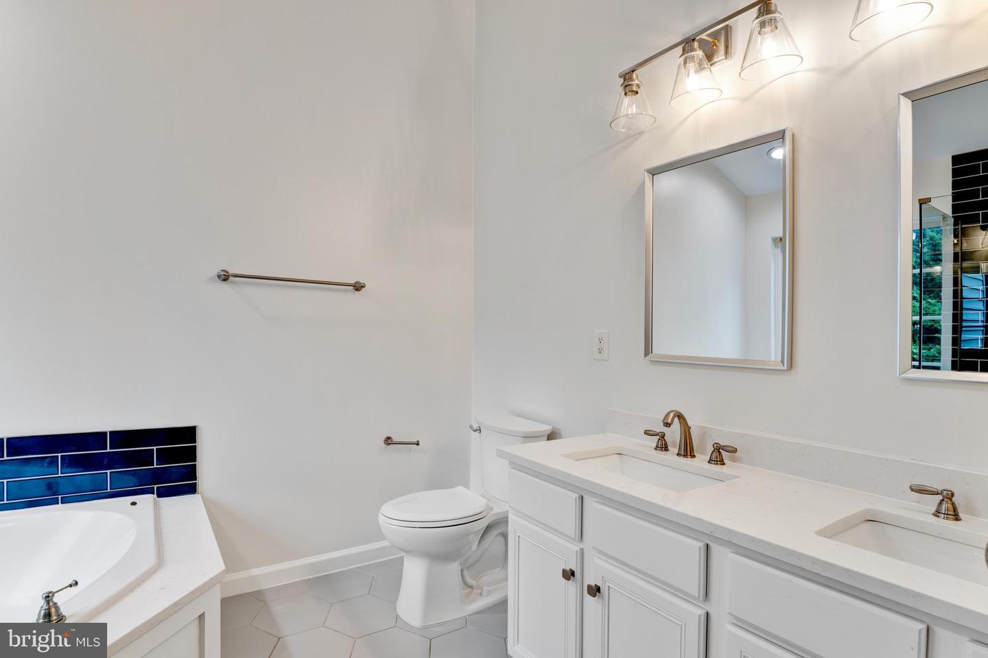 2606 OAK VALLEY DR, WOODBRIDGE, Virginia 22191, 4 Bedrooms Bedrooms, ,3 BathroomsBathrooms,Residential,For sale,2606 OAK VALLEY DR,VAPW2102620 MLS # VAPW2102620