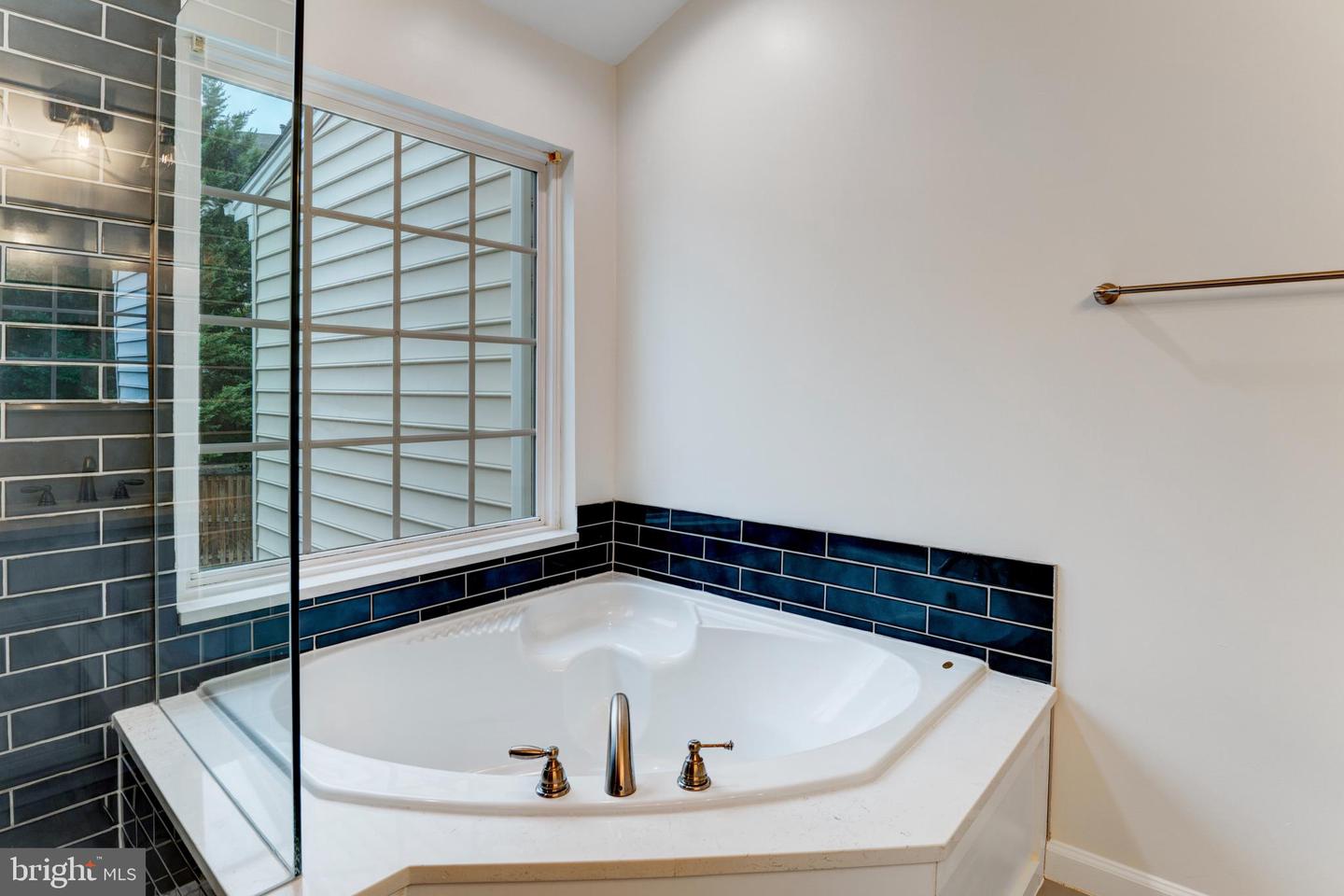 2606 OAK VALLEY DR, WOODBRIDGE, Virginia 22191, 4 Bedrooms Bedrooms, ,3 BathroomsBathrooms,Residential,For sale,2606 OAK VALLEY DR,VAPW2102620 MLS # VAPW2102620
