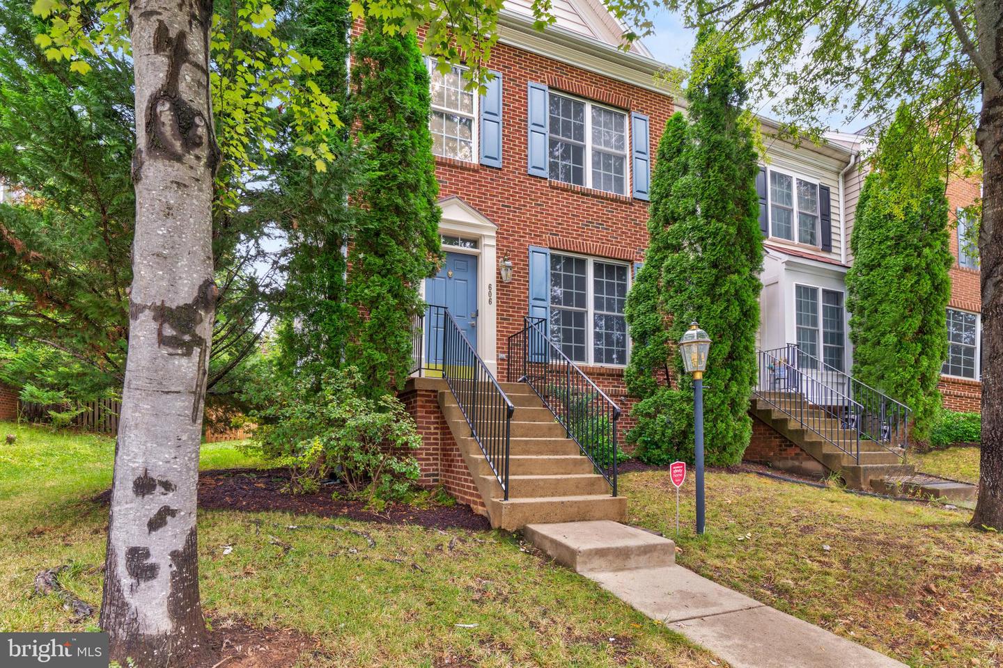 2606 OAK VALLEY DR, WOODBRIDGE, Virginia 22191, 4 Bedrooms Bedrooms, ,3 BathroomsBathrooms,Residential,For sale,2606 OAK VALLEY DR,VAPW2102620 MLS # VAPW2102620