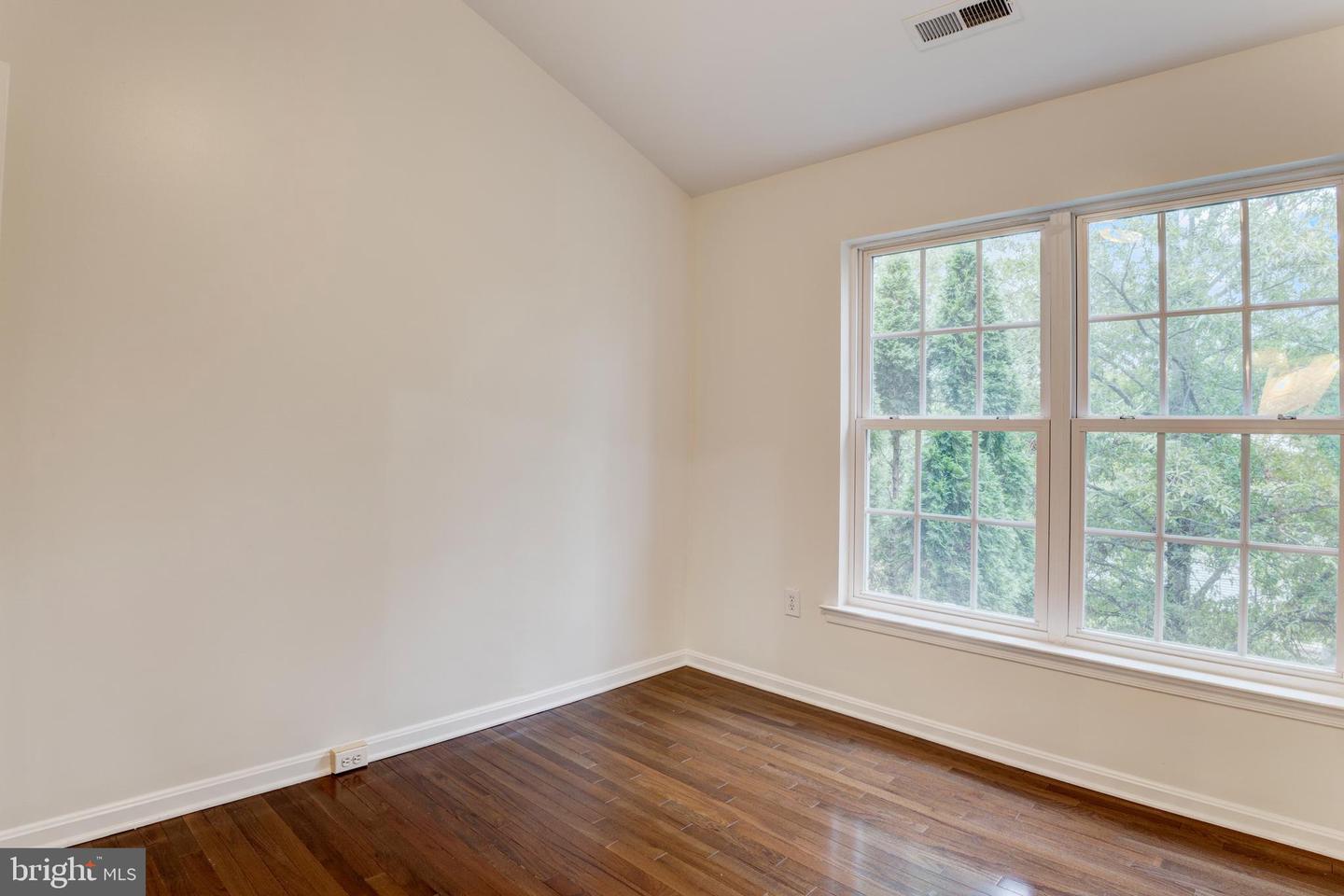 2606 OAK VALLEY DR, WOODBRIDGE, Virginia 22191, 4 Bedrooms Bedrooms, ,3 BathroomsBathrooms,Residential,For sale,2606 OAK VALLEY DR,VAPW2102620 MLS # VAPW2102620