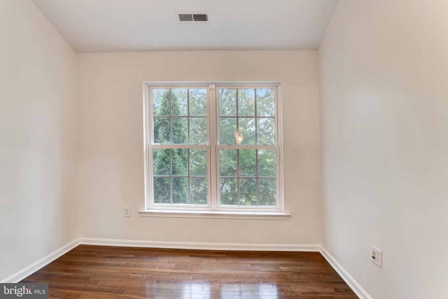 2606 OAK VALLEY DR, WOODBRIDGE, Virginia 22191, 4 Bedrooms Bedrooms, ,3 BathroomsBathrooms,Residential,For sale,2606 OAK VALLEY DR,VAPW2102620 MLS # VAPW2102620