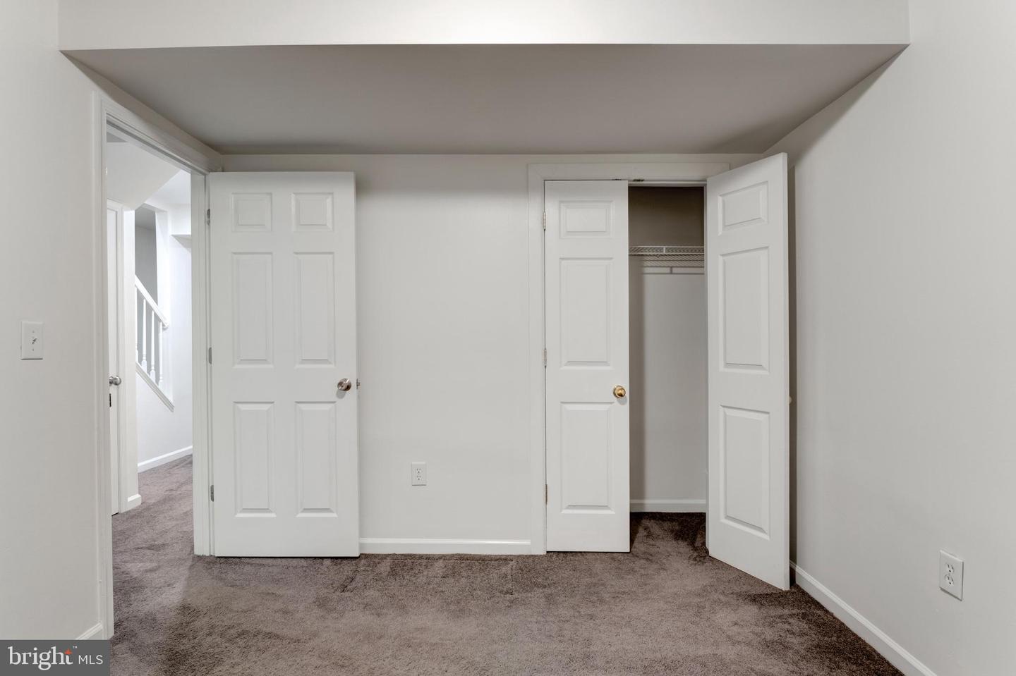 2606 OAK VALLEY DR, WOODBRIDGE, Virginia 22191, 4 Bedrooms Bedrooms, ,3 BathroomsBathrooms,Residential,For sale,2606 OAK VALLEY DR,VAPW2102620 MLS # VAPW2102620