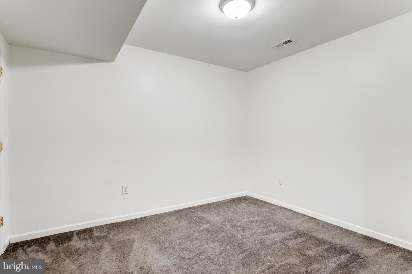 2606 OAK VALLEY DR, WOODBRIDGE, Virginia 22191, 4 Bedrooms Bedrooms, ,3 BathroomsBathrooms,Residential,For sale,2606 OAK VALLEY DR,VAPW2102620 MLS # VAPW2102620