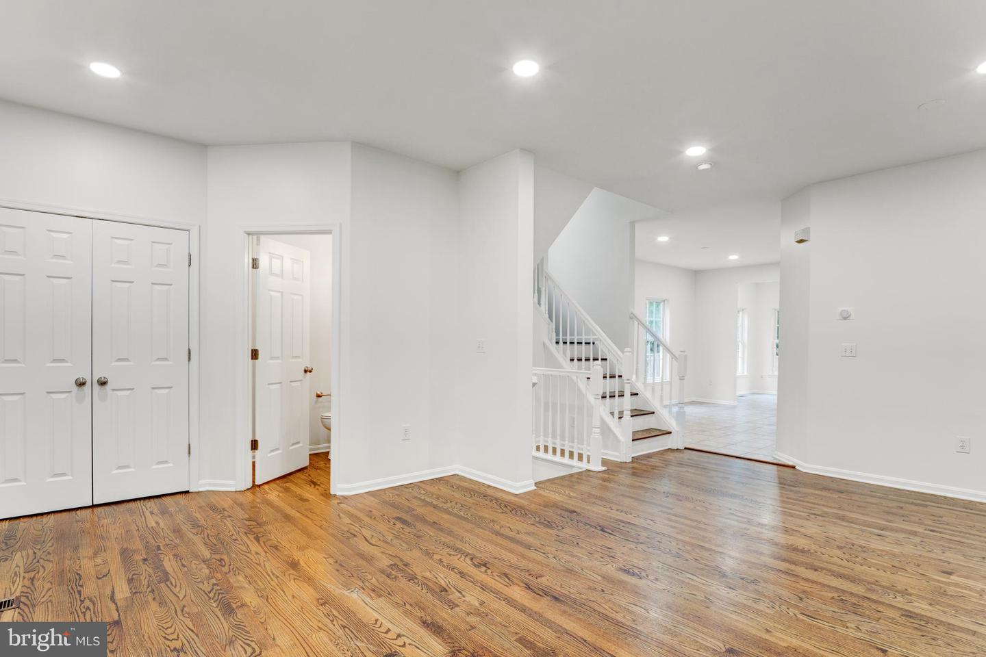 2606 OAK VALLEY DR, WOODBRIDGE, Virginia 22191, 4 Bedrooms Bedrooms, ,3 BathroomsBathrooms,Residential,For sale,2606 OAK VALLEY DR,VAPW2102620 MLS # VAPW2102620
