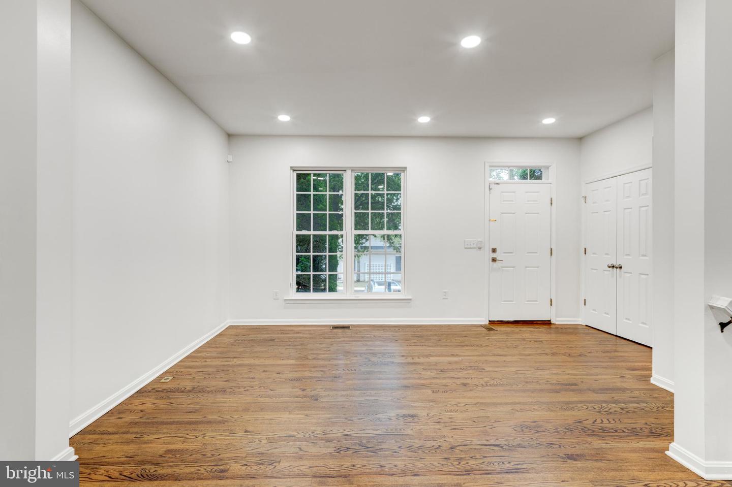 2606 OAK VALLEY DR, WOODBRIDGE, Virginia 22191, 4 Bedrooms Bedrooms, ,3 BathroomsBathrooms,Residential,For sale,2606 OAK VALLEY DR,VAPW2102620 MLS # VAPW2102620