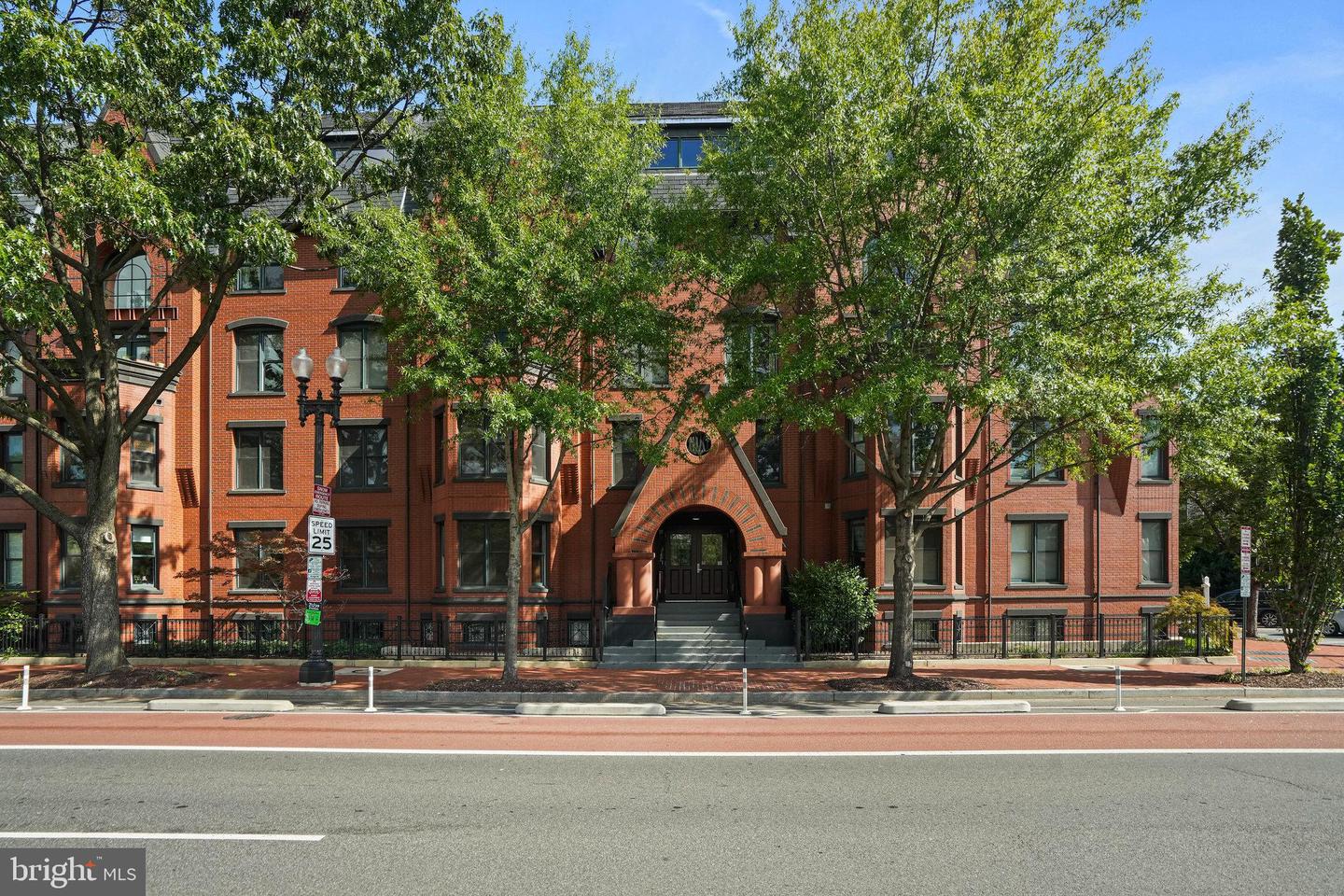 1020 PENNSYLVANIA AVE SE #404, WASHINGTON, District Of Columbia 20003, 2 Bedrooms Bedrooms, ,1 BathroomBathrooms,Residential,For sale,1020 PENNSYLVANIA AVE SE #404,DCDC2217322 MLS # DCDC2217322