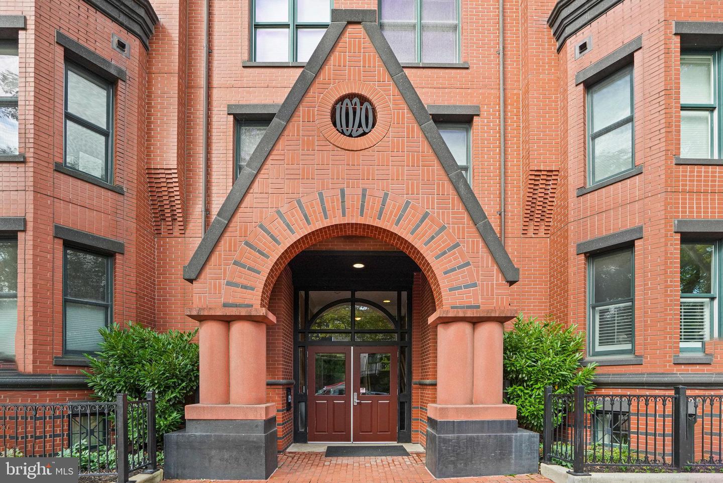 1020 PENNSYLVANIA AVE SE #404, WASHINGTON, District Of Columbia 20003, 2 Bedrooms Bedrooms, ,1 BathroomBathrooms,Residential,For sale,1020 PENNSYLVANIA AVE SE #404,DCDC2217322 MLS # DCDC2217322 1020 PENNSYLVANIA AVE SE #404, WASHINGTON, District Of Columbia 20003, 2 Bedrooms Bedrooms, ,1 BathroomBathrooms,Residential,For sale,1020 PENNSYLVANIA AVE SE #404,DCDC2217322 MLS # DCDC2217322