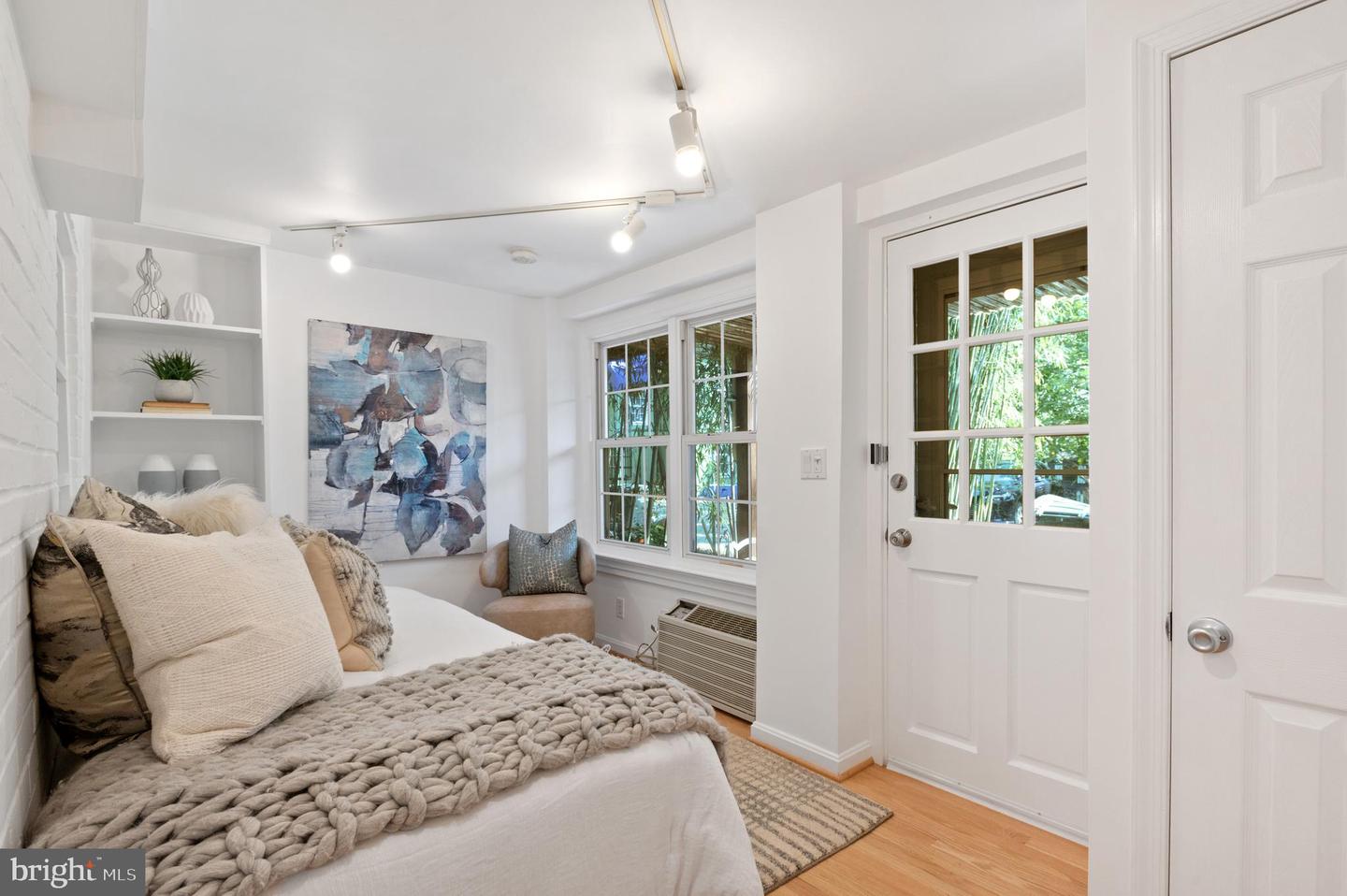 1955 39TH ST NW, WASHINGTON, District Of Columbia 20007, 3 Bedrooms Bedrooms, 12 Rooms Rooms,2 BathroomsBathrooms,Residential,For sale,1955 39TH ST NW,DCDC2217428 MLS # DCDC2217428 1955 39TH ST NW, WASHINGTON, District Of Columbia 20007, 3 Bedrooms Bedrooms, 12 Rooms Rooms,2 BathroomsBathrooms,Residential,For sale,1955 39TH ST NW,DCDC2217428 MLS # DCDC2217428