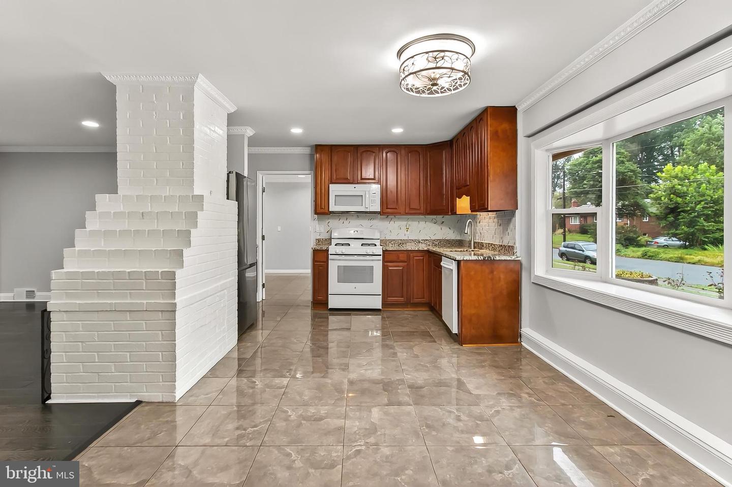 5807 ACCOMAC ST, SPRINGFIELD, Virginia 22150, 5 Bedrooms Bedrooms, ,2 BathroomsBathrooms,Residential,For sale,5807 ACCOMAC ST,VAFX2264522 MLS # VAFX2264522