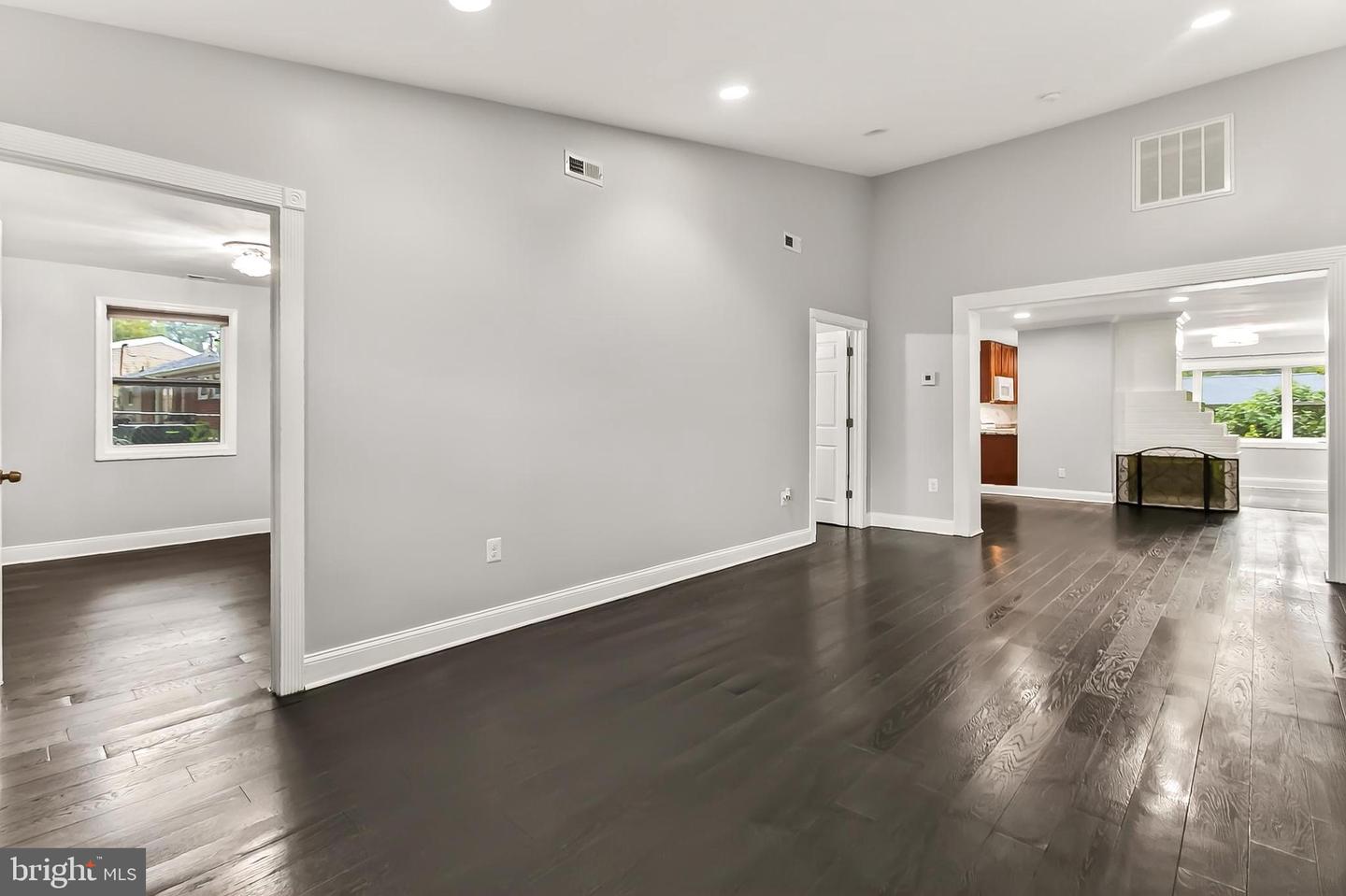 5807 ACCOMAC ST, SPRINGFIELD, Virginia 22150, 5 Bedrooms Bedrooms, ,2 BathroomsBathrooms,Residential,For sale,5807 ACCOMAC ST,VAFX2264522 MLS # VAFX2264522