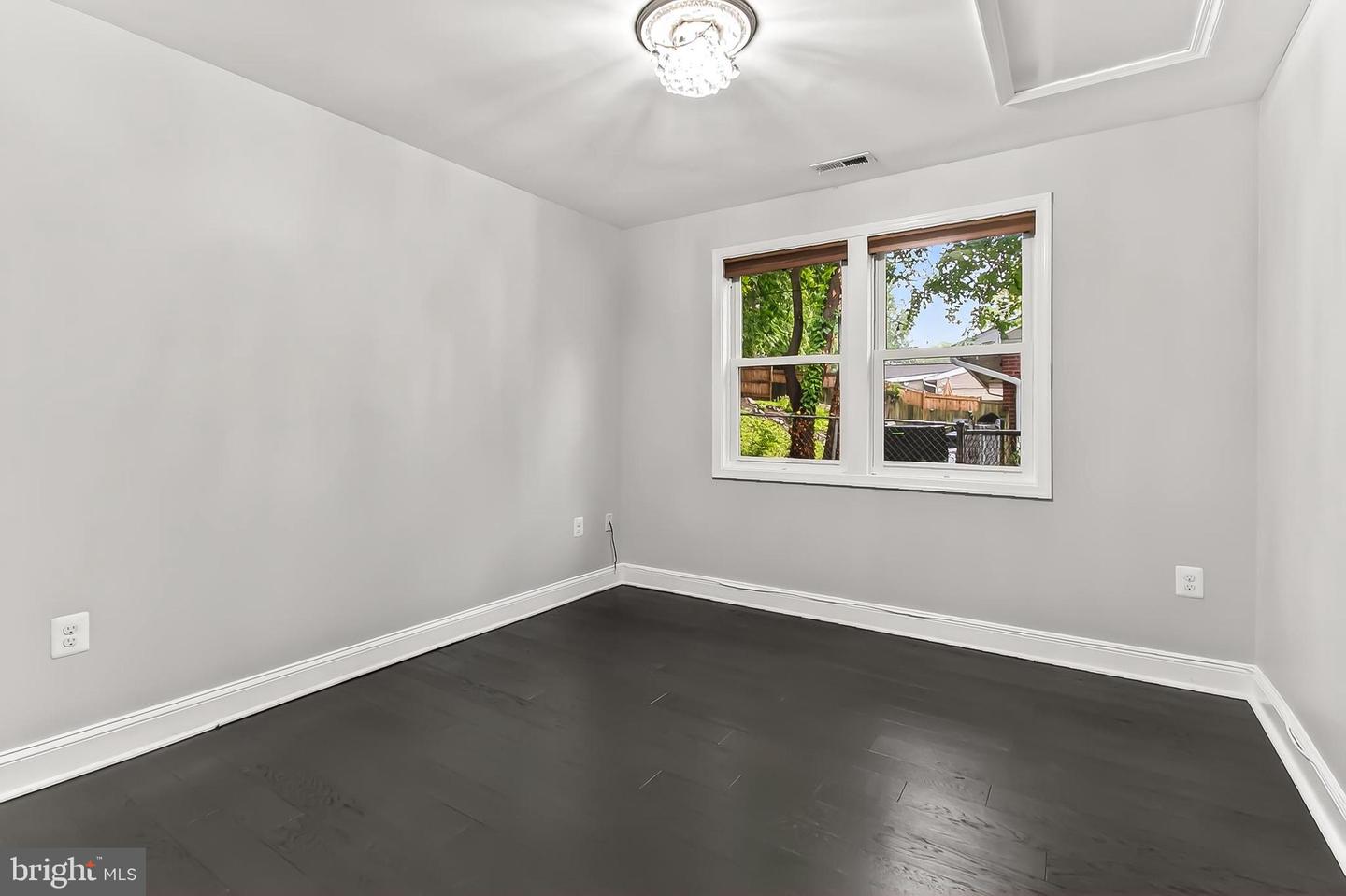 5807 ACCOMAC ST, SPRINGFIELD, Virginia 22150, 5 Bedrooms Bedrooms, ,2 BathroomsBathrooms,Residential,For sale,5807 ACCOMAC ST,VAFX2264522 MLS # VAFX2264522