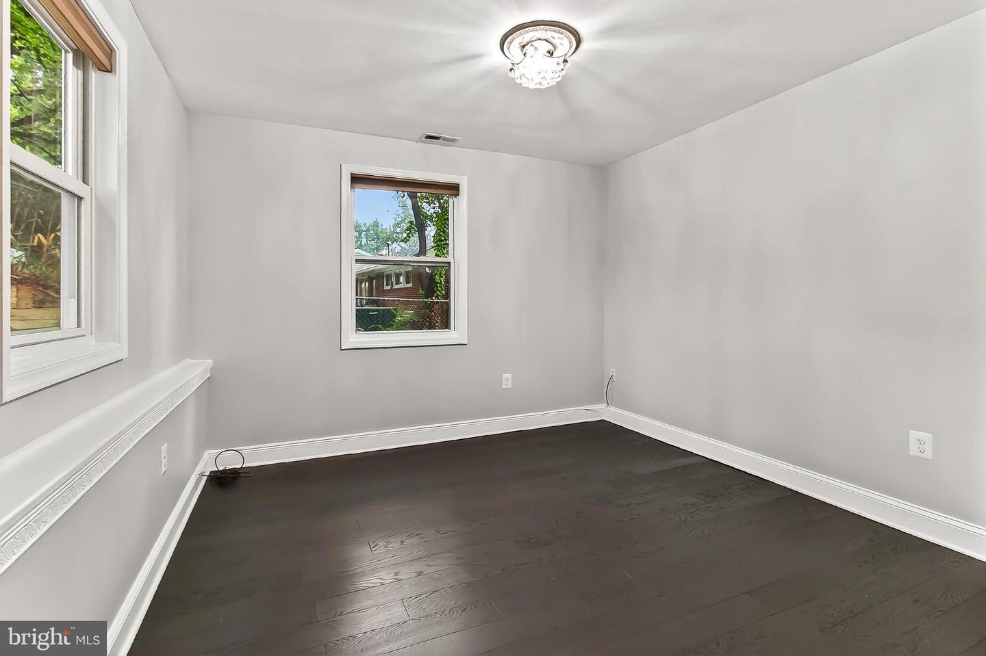 5807 ACCOMAC ST, SPRINGFIELD, Virginia 22150, 5 Bedrooms Bedrooms, ,2 BathroomsBathrooms,Residential,For sale,5807 ACCOMAC ST,VAFX2264522 MLS # VAFX2264522