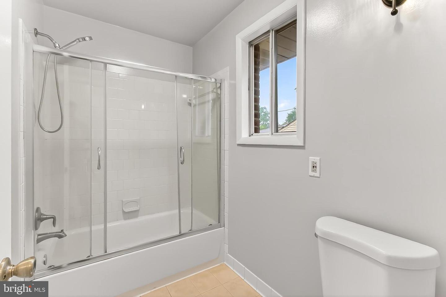5807 ACCOMAC ST, SPRINGFIELD, Virginia 22150, 5 Bedrooms Bedrooms, ,2 BathroomsBathrooms,Residential,For sale,5807 ACCOMAC ST,VAFX2264522 MLS # VAFX2264522